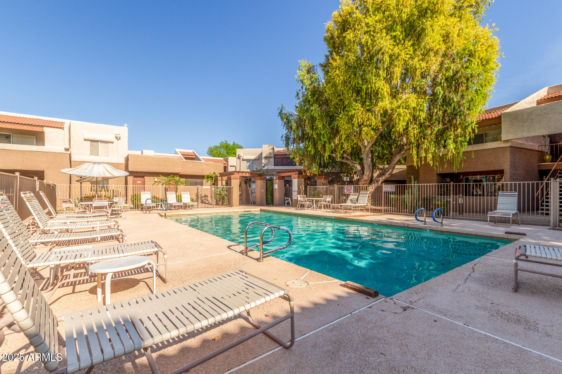 4554 E PARADISE VILLAGE Parkway N, 115