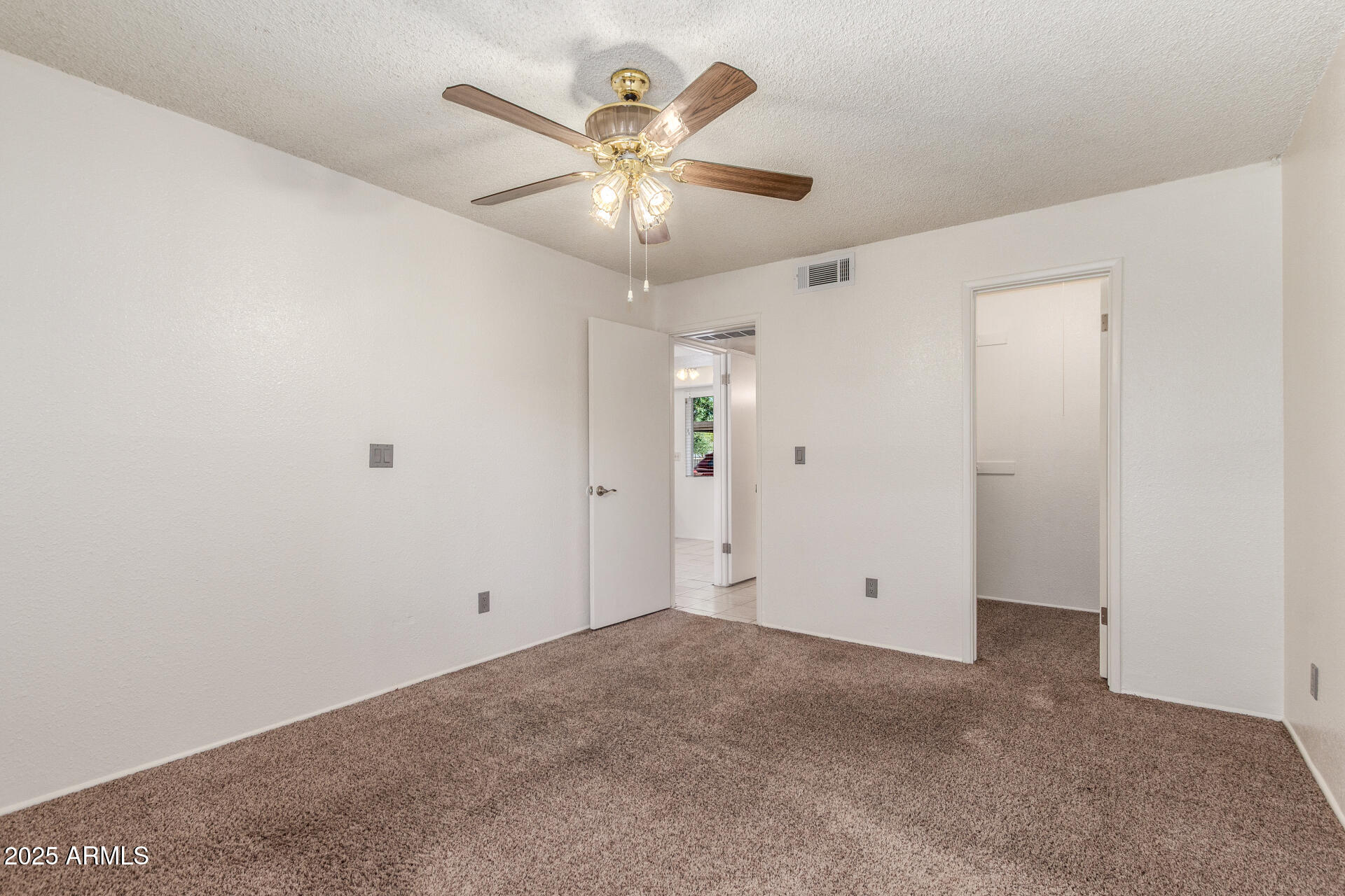 4554 E PARADISE VILLAGE Parkway N, 115