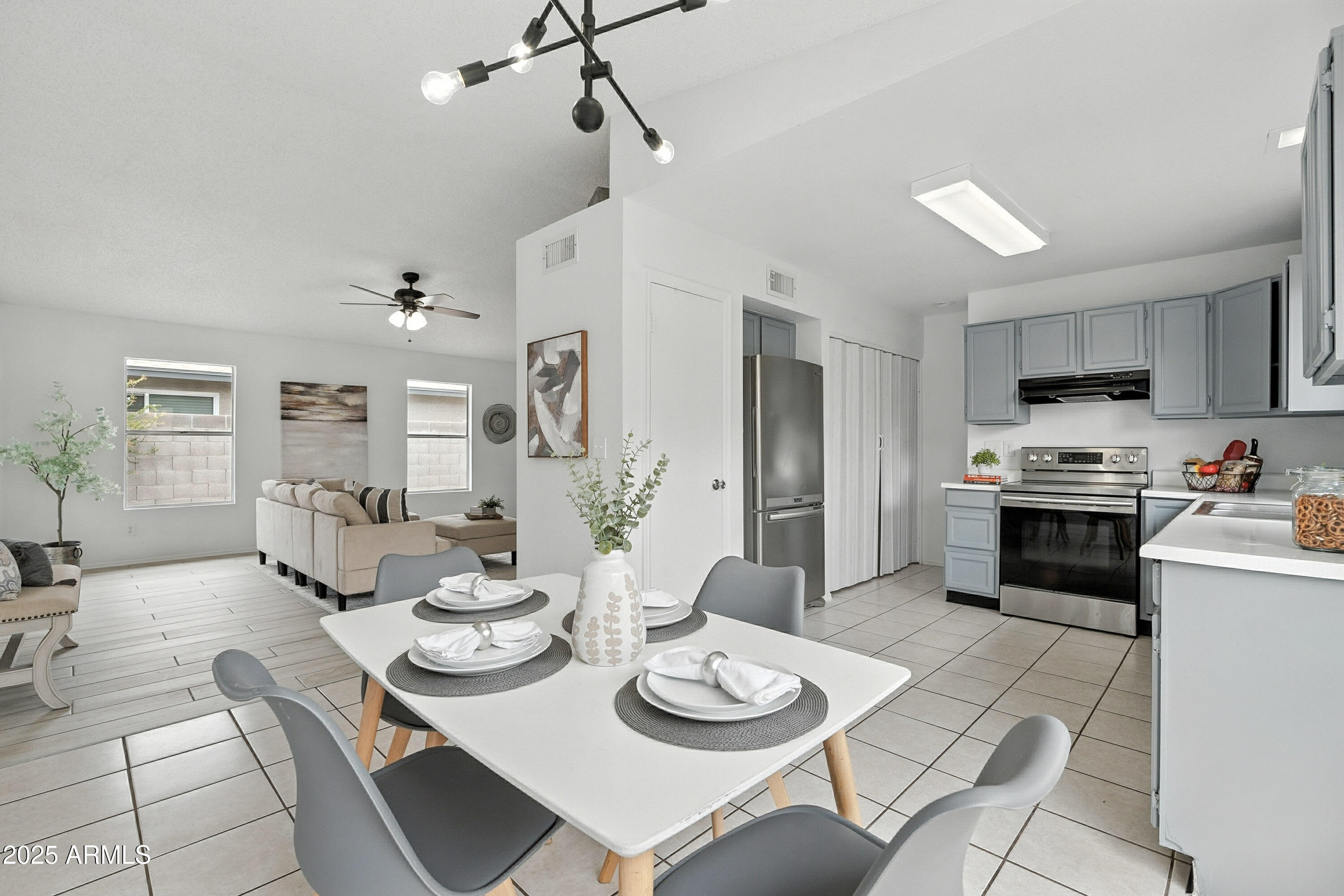 619 E Jensen Street, 56