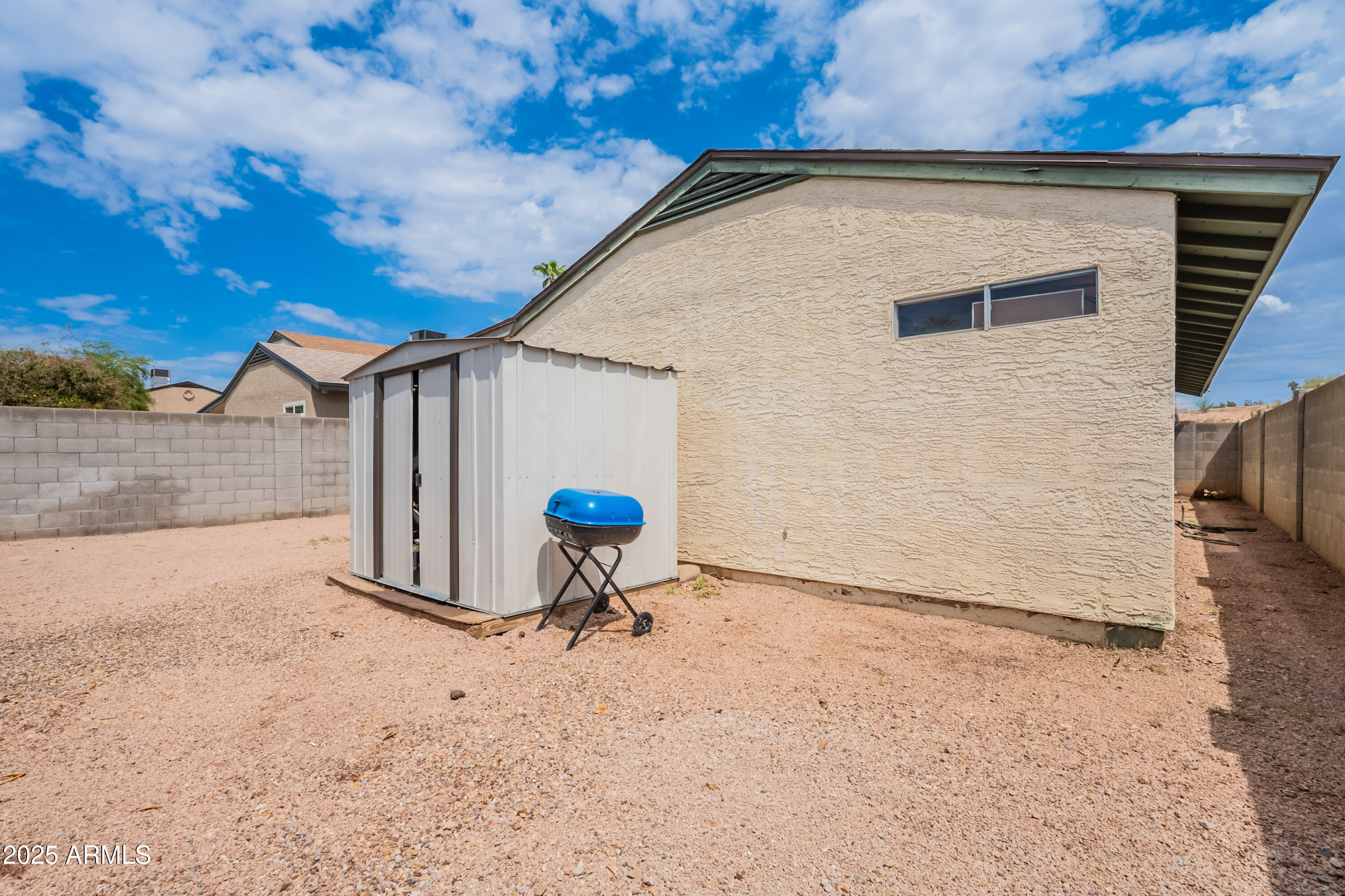 619 E Jensen Street, 56