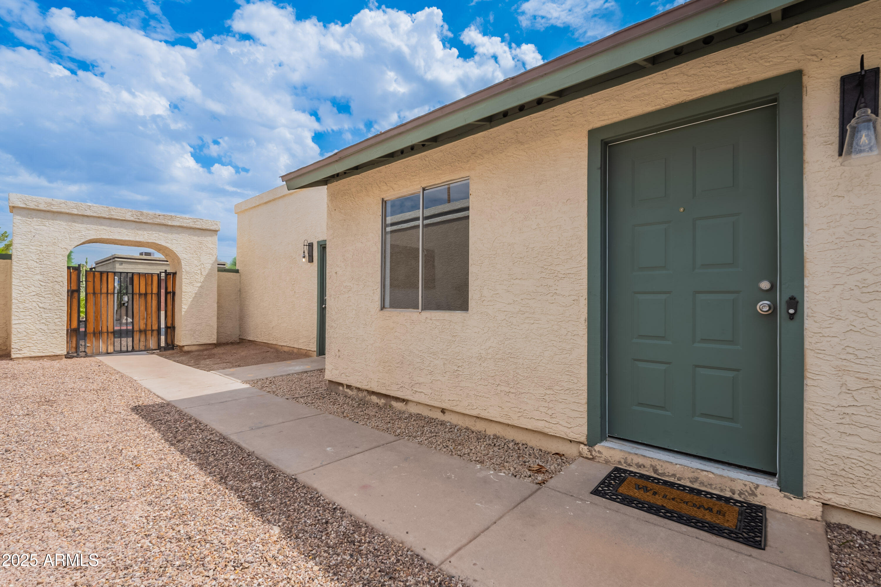 619 E Jensen Street, 56