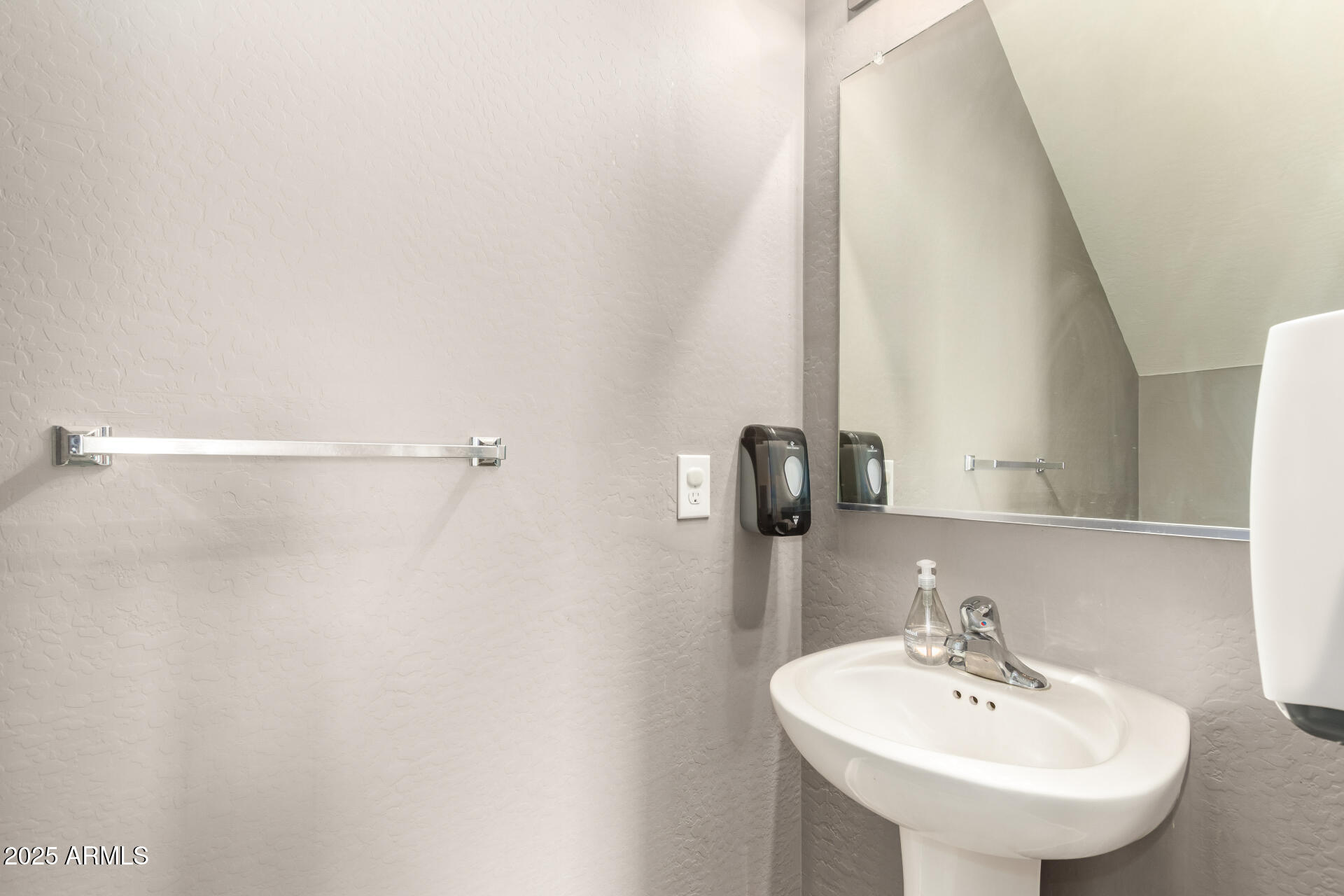 45173 W SANDHILL Road