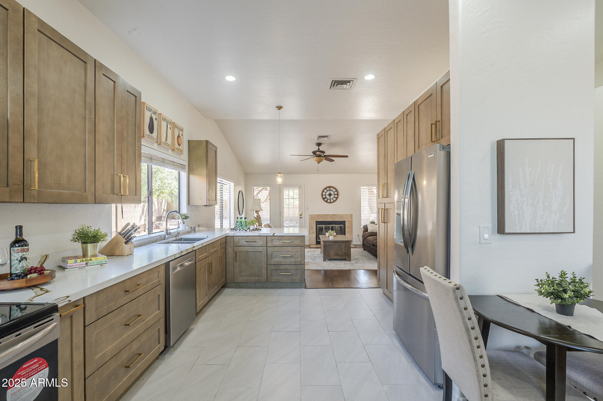 14447 S 40th Place