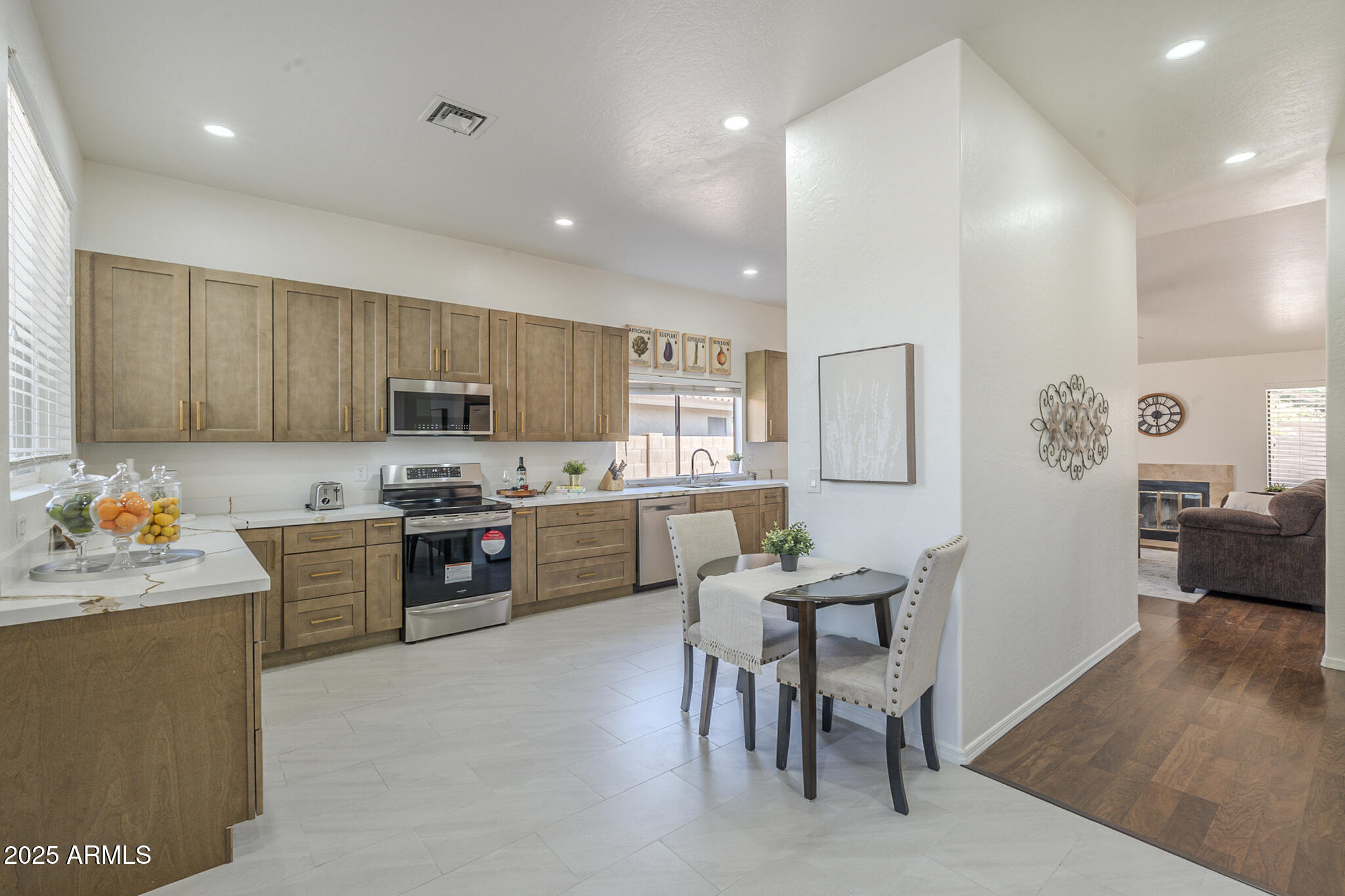 14447 S 40th Place