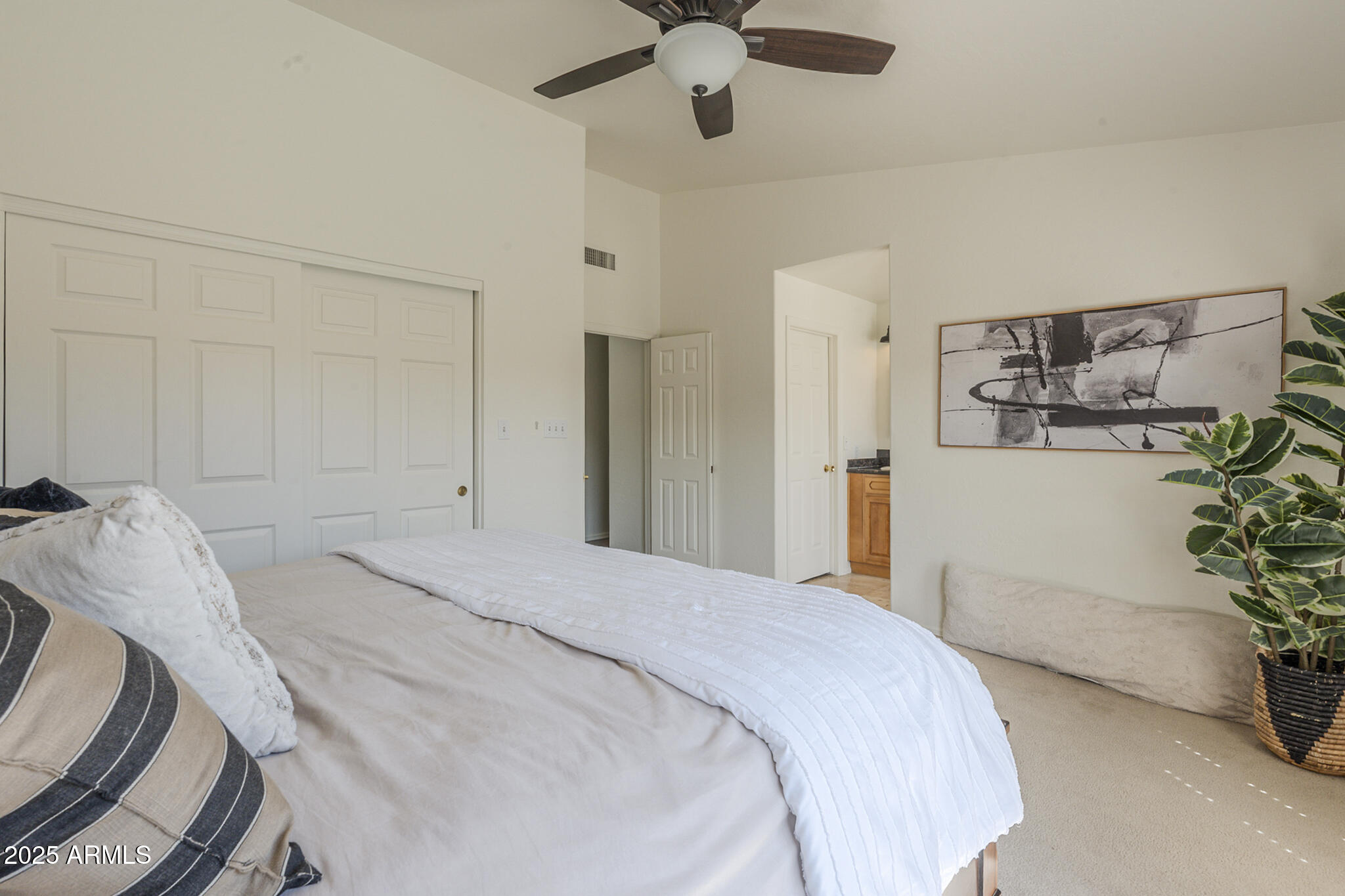 14447 S 40th Place