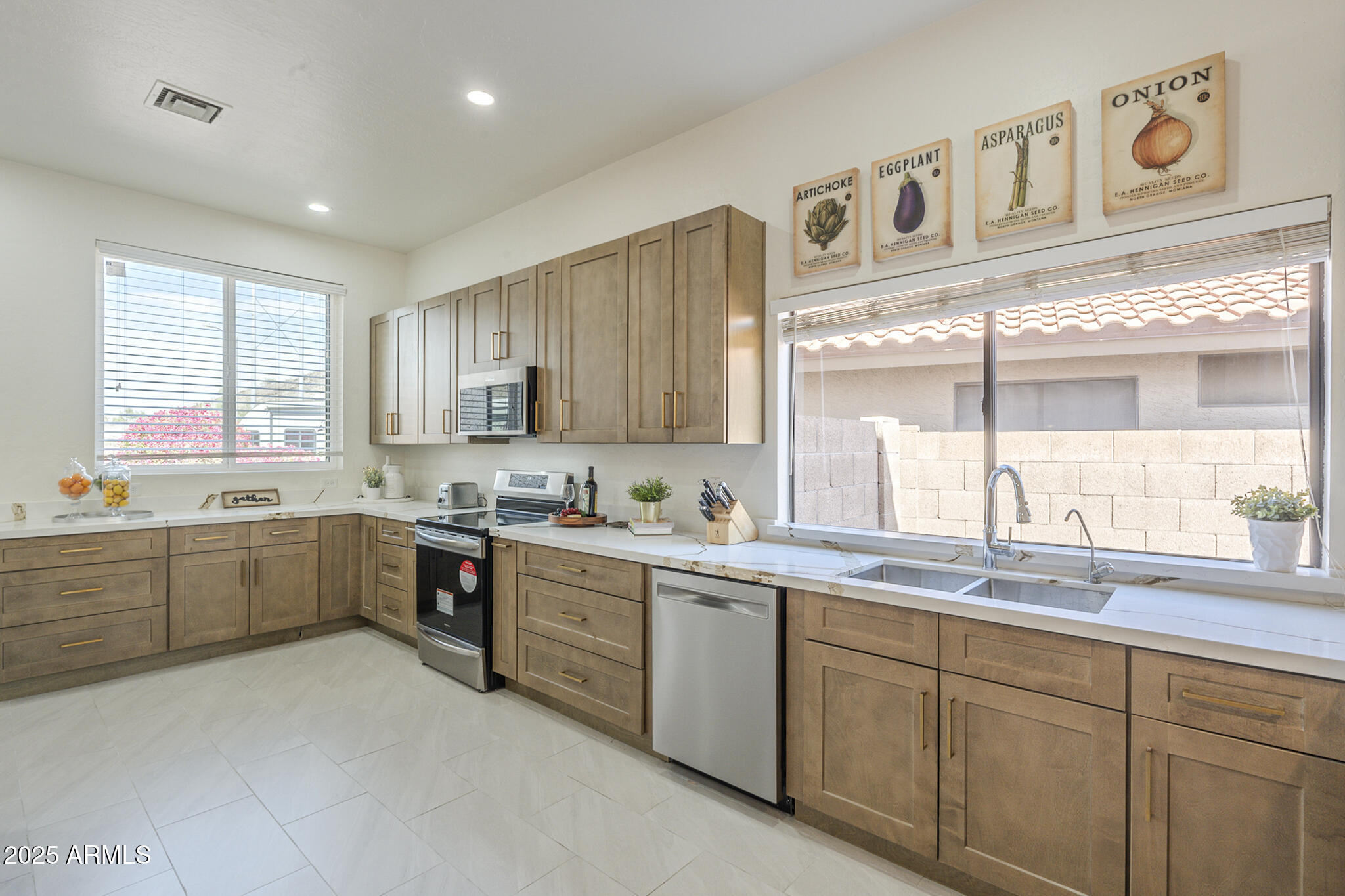 14447 S 40th Place