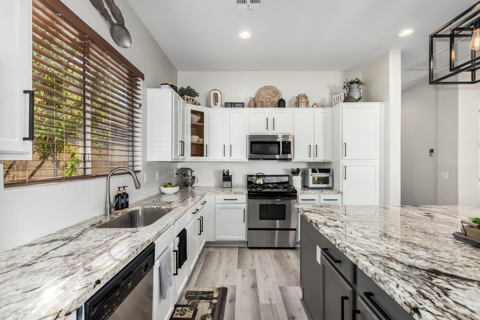 3084 E Capricorn Way