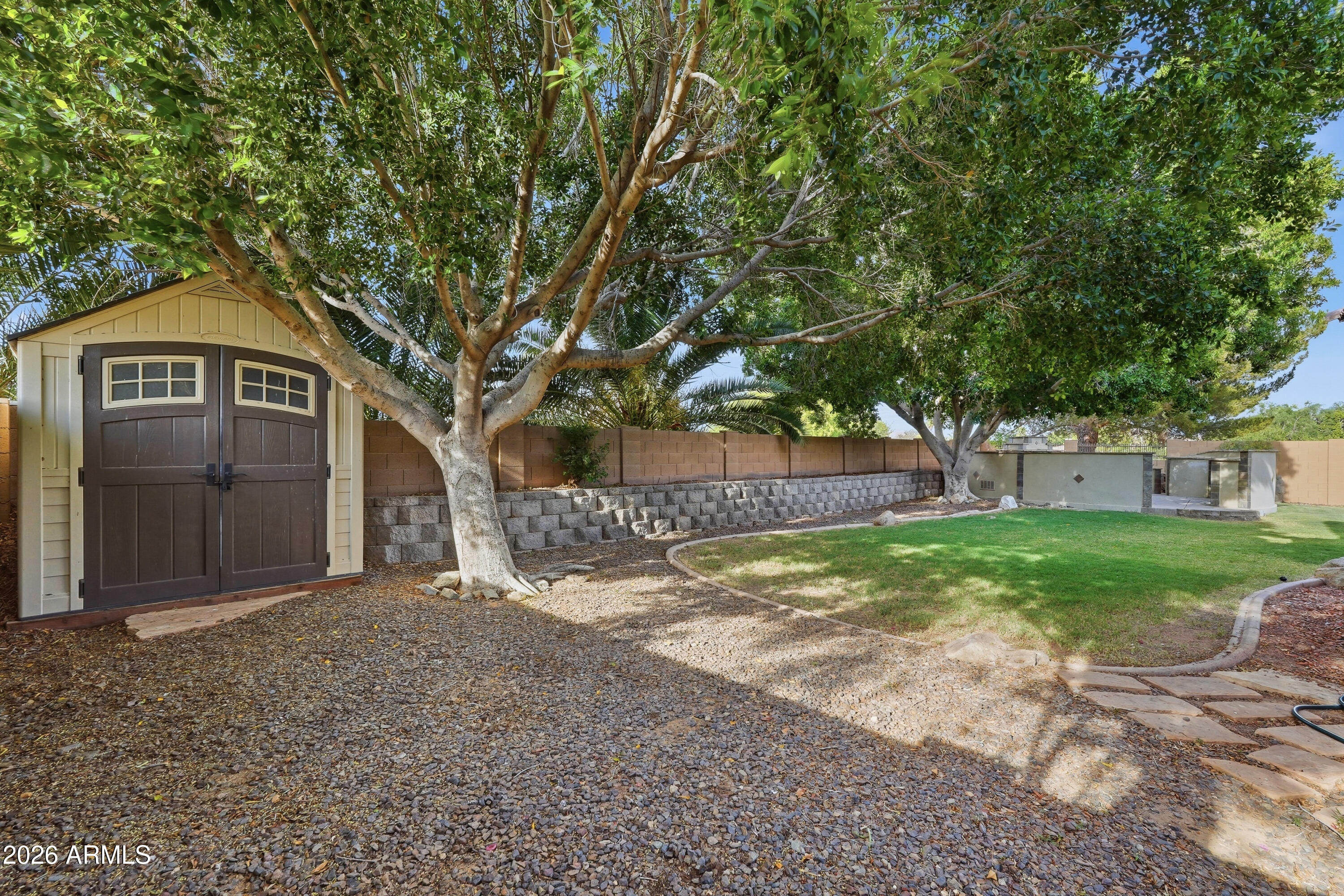 2628 E BEVERLY Road