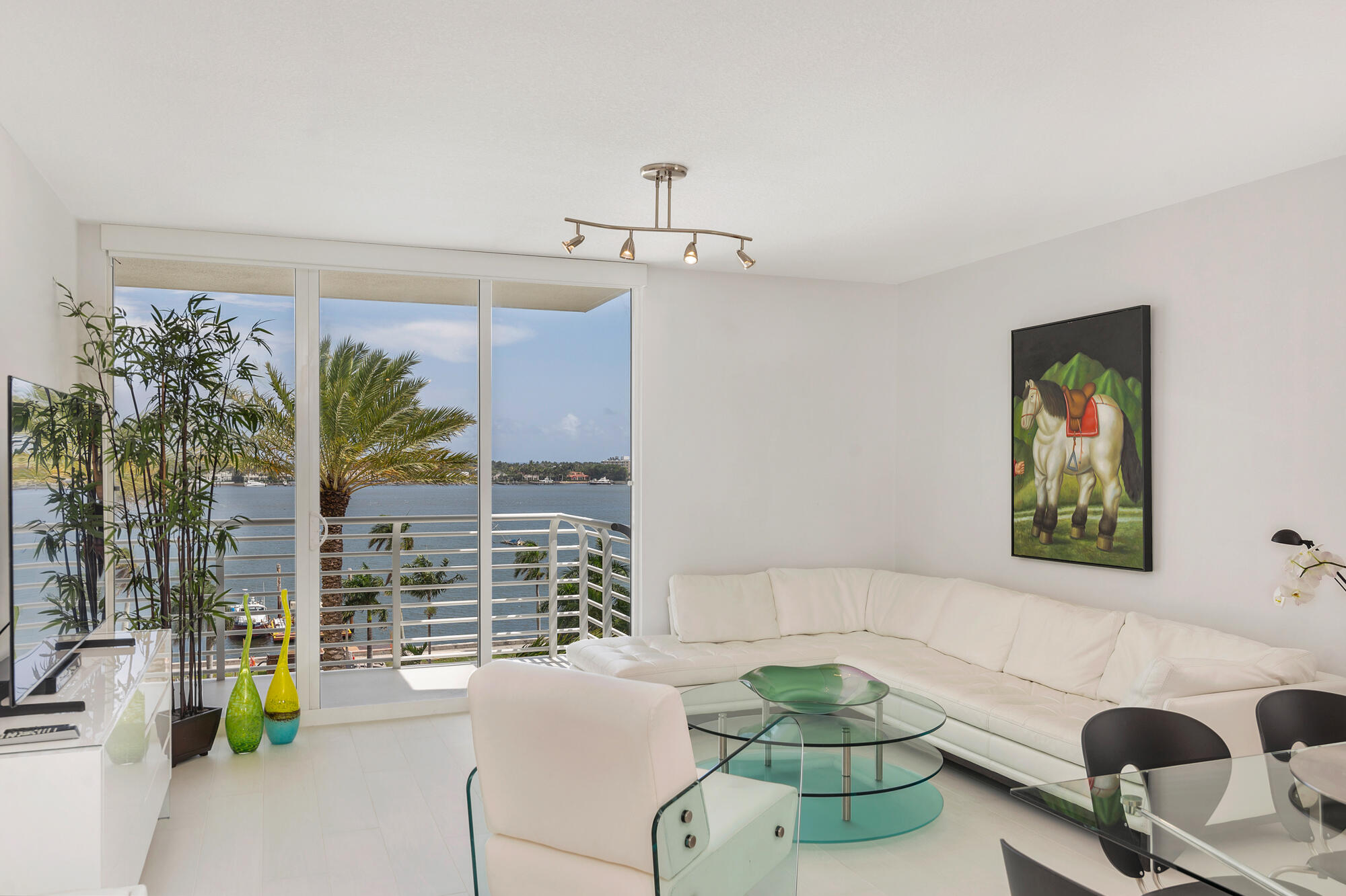 1551 N Flagler Drive 711