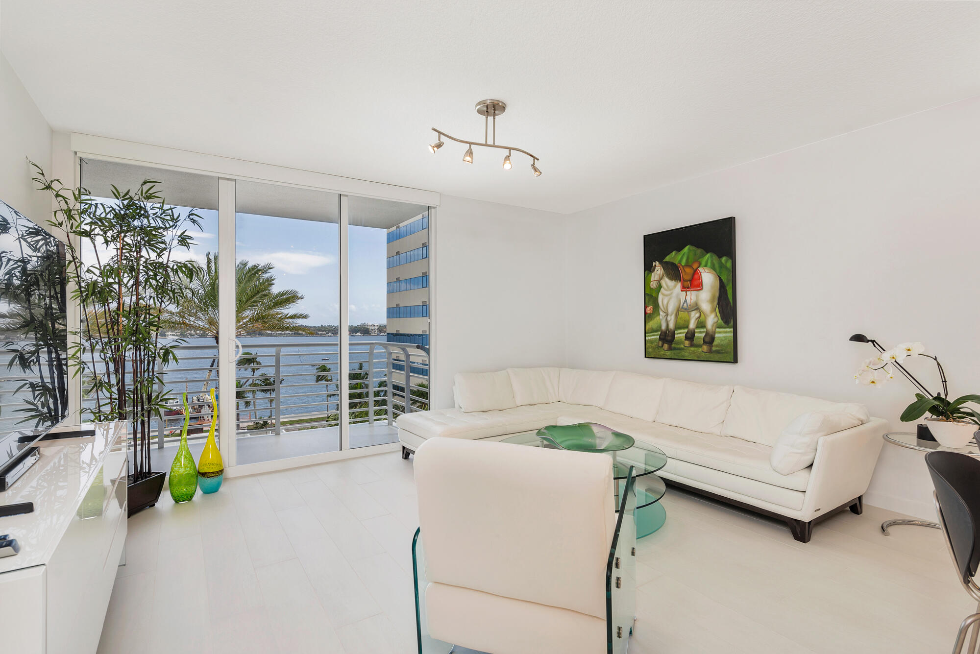 1551 N Flagler Drive 711