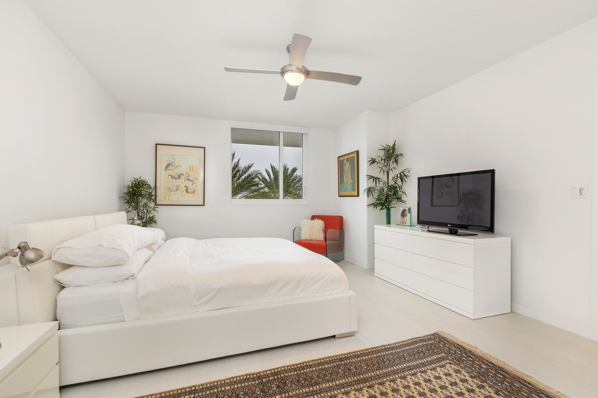 1551 N Flagler Drive 711