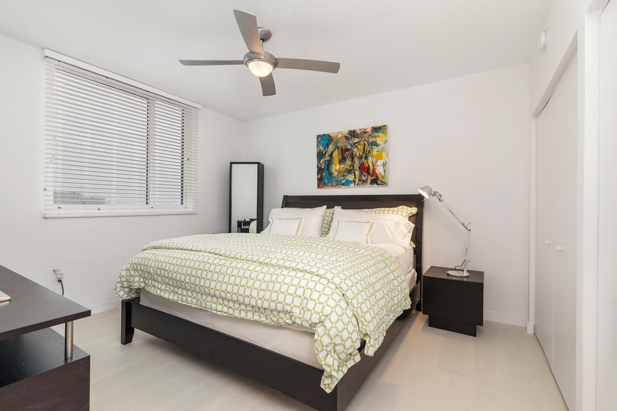 1551 N Flagler Drive 711