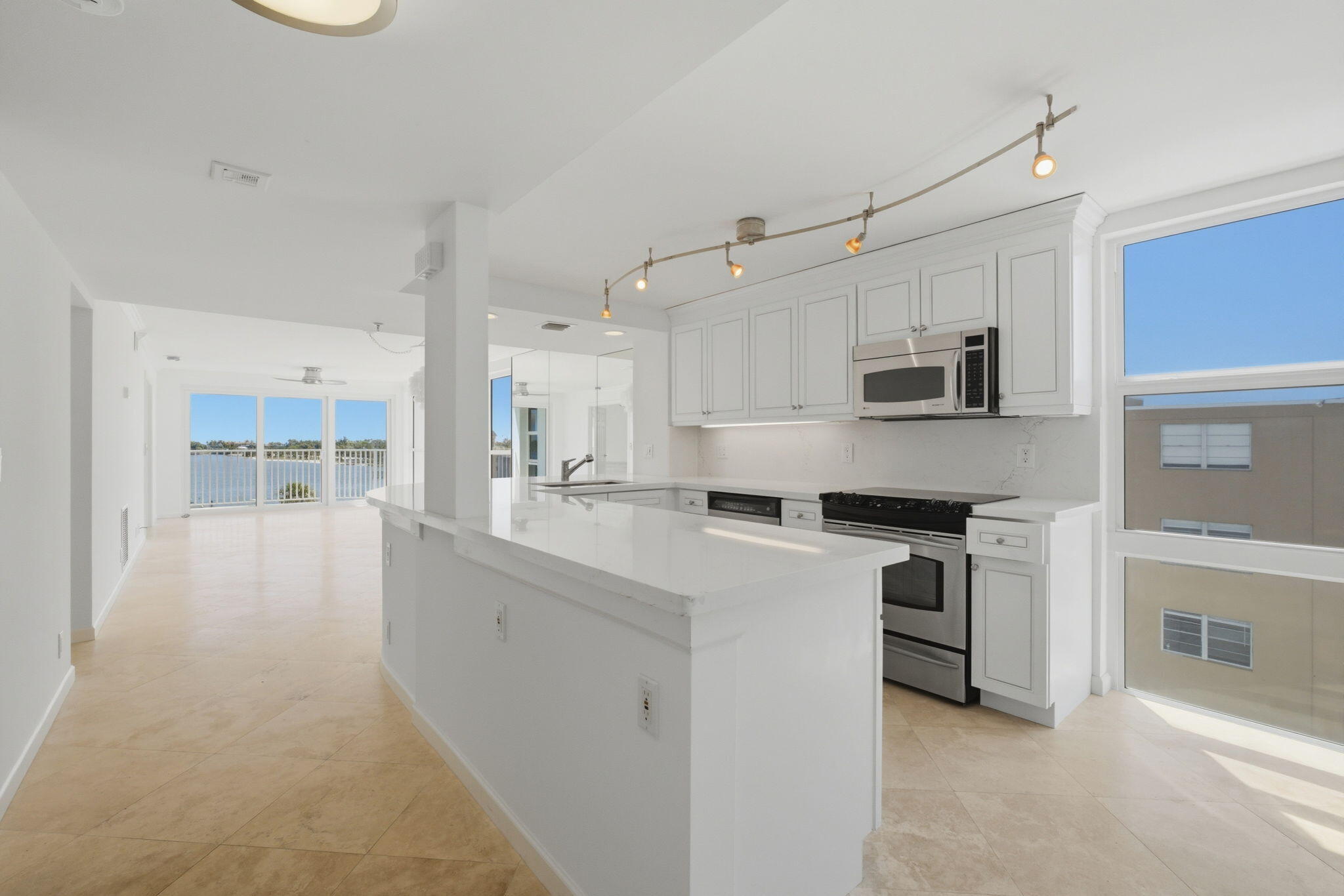 3901 S Flagler Drive 503