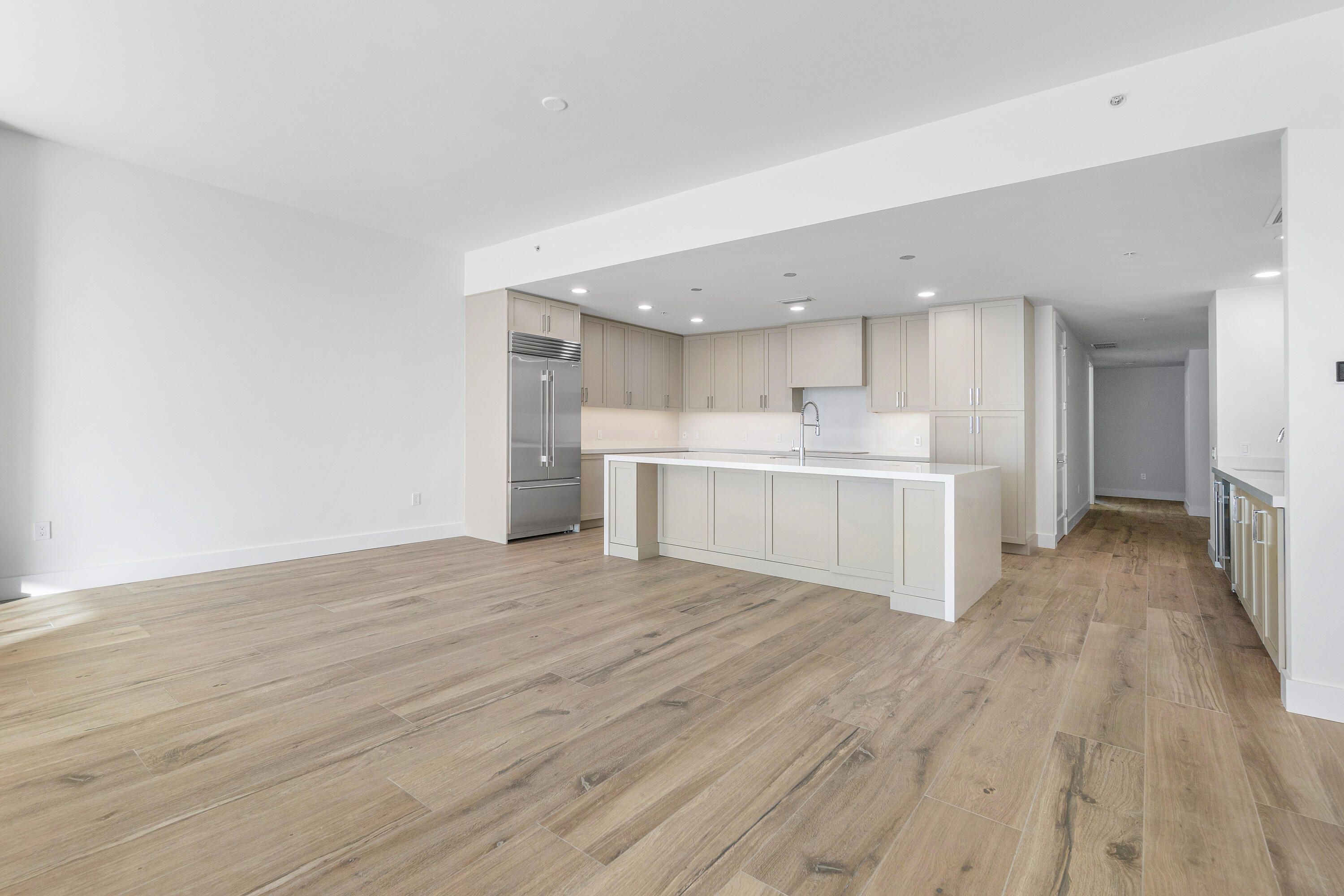 180 Lake Drive 2-302