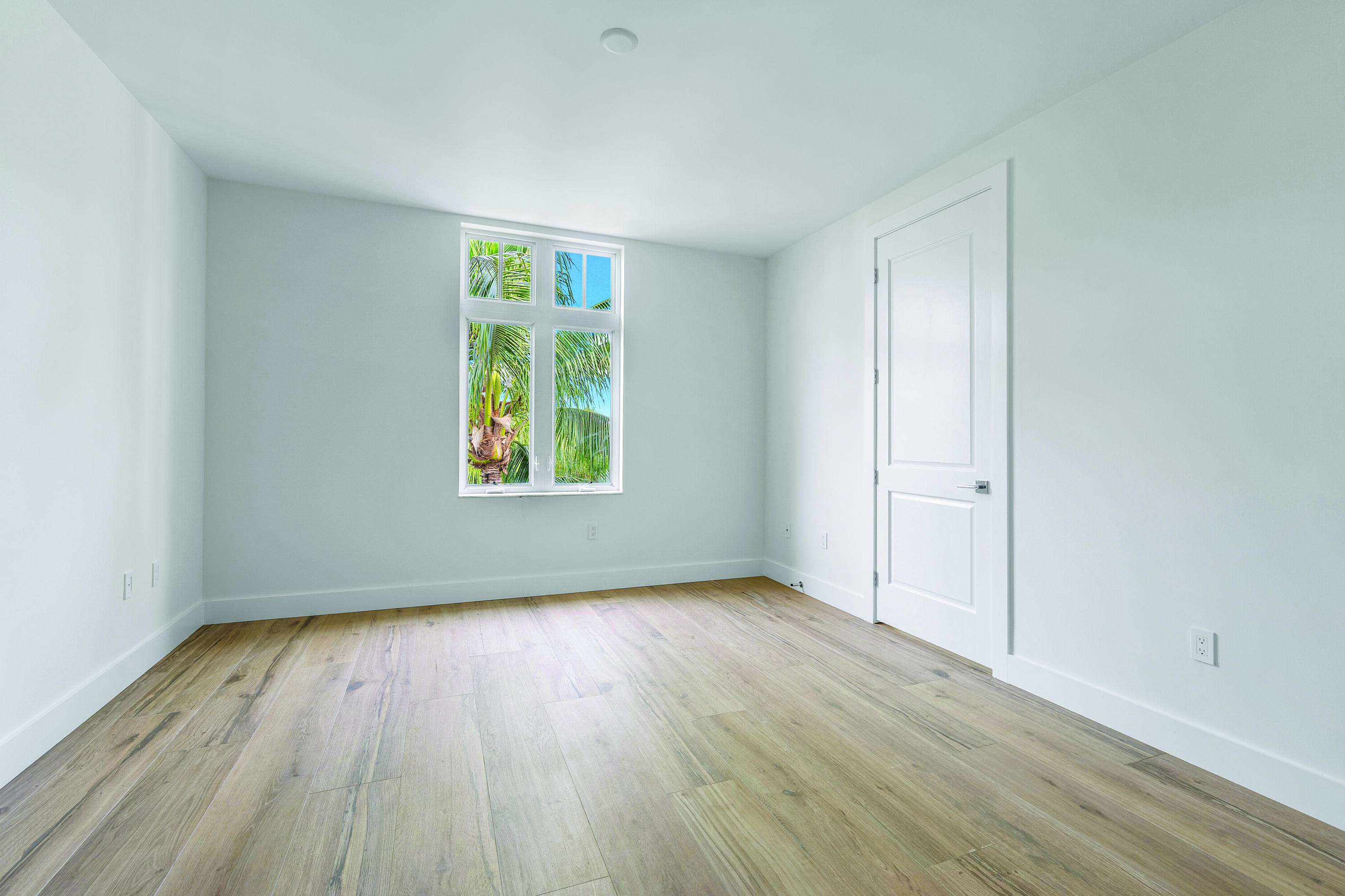 180 Lake Drive 2-302