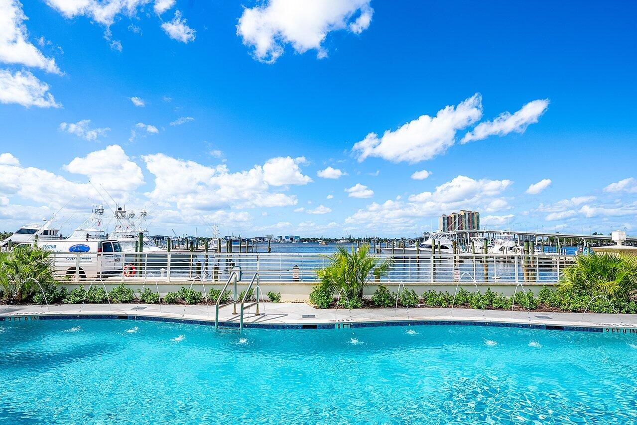 180 Lake Drive 2-302