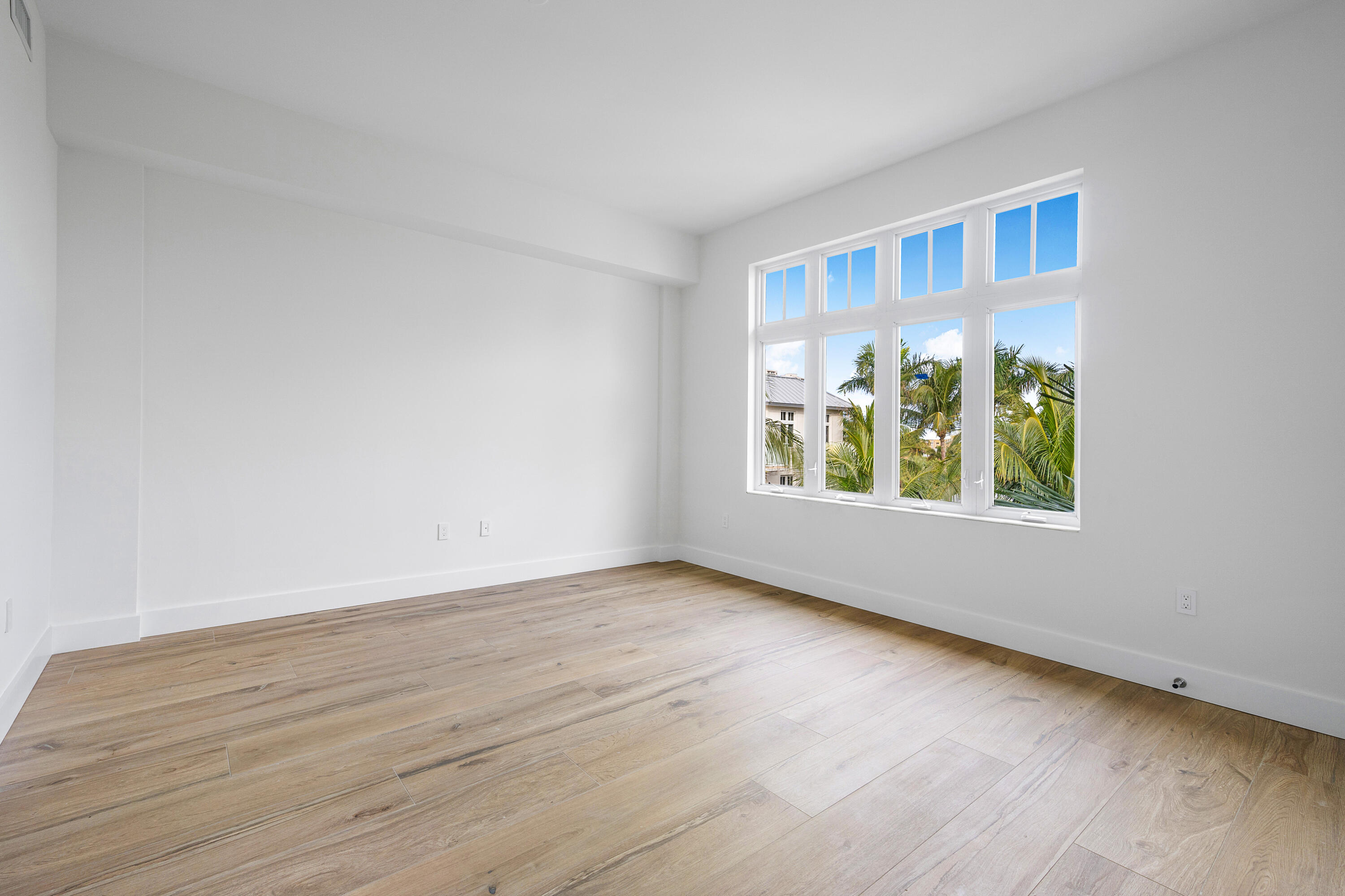 180 Lake Drive 2-302