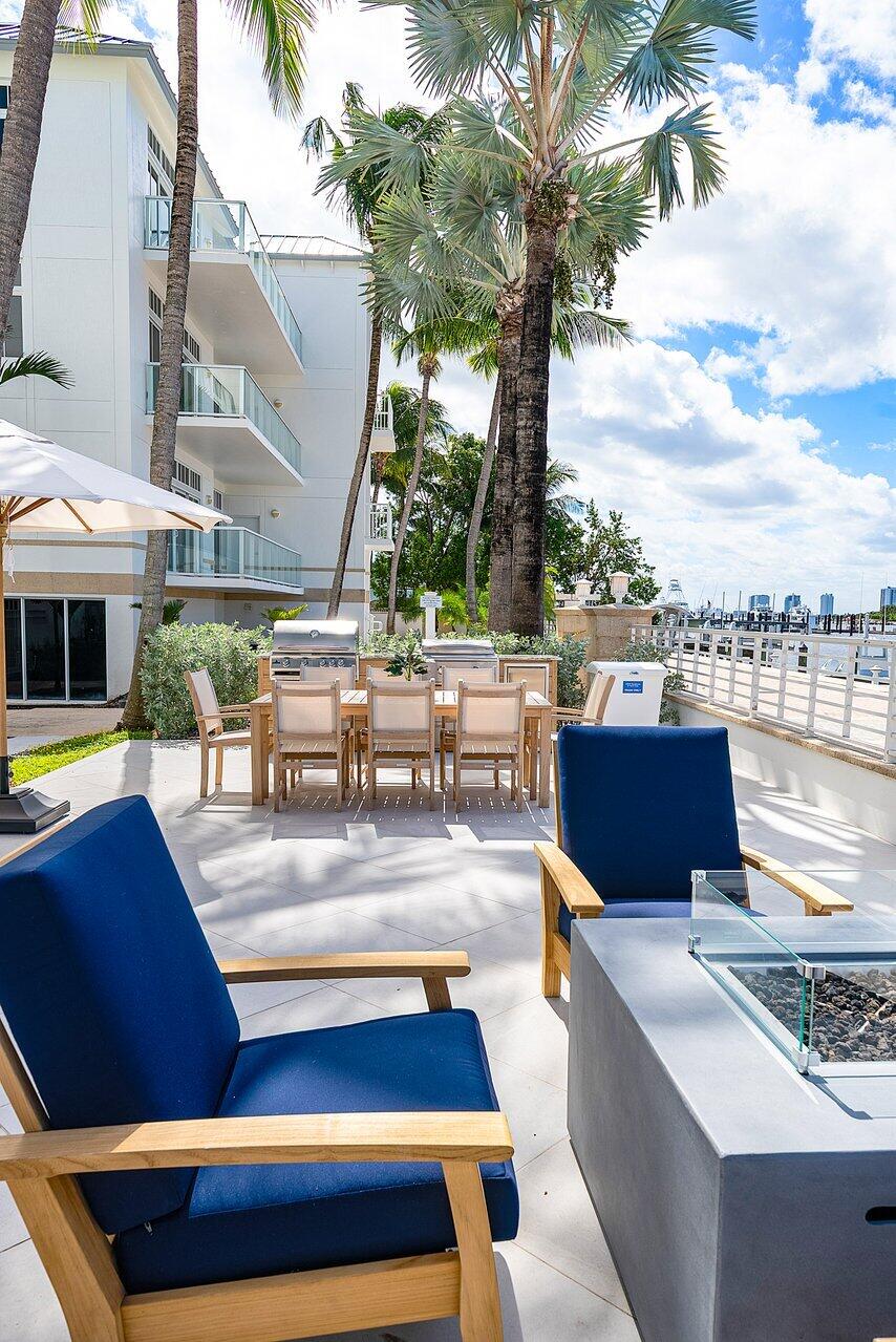 180 Lake Drive 2-302