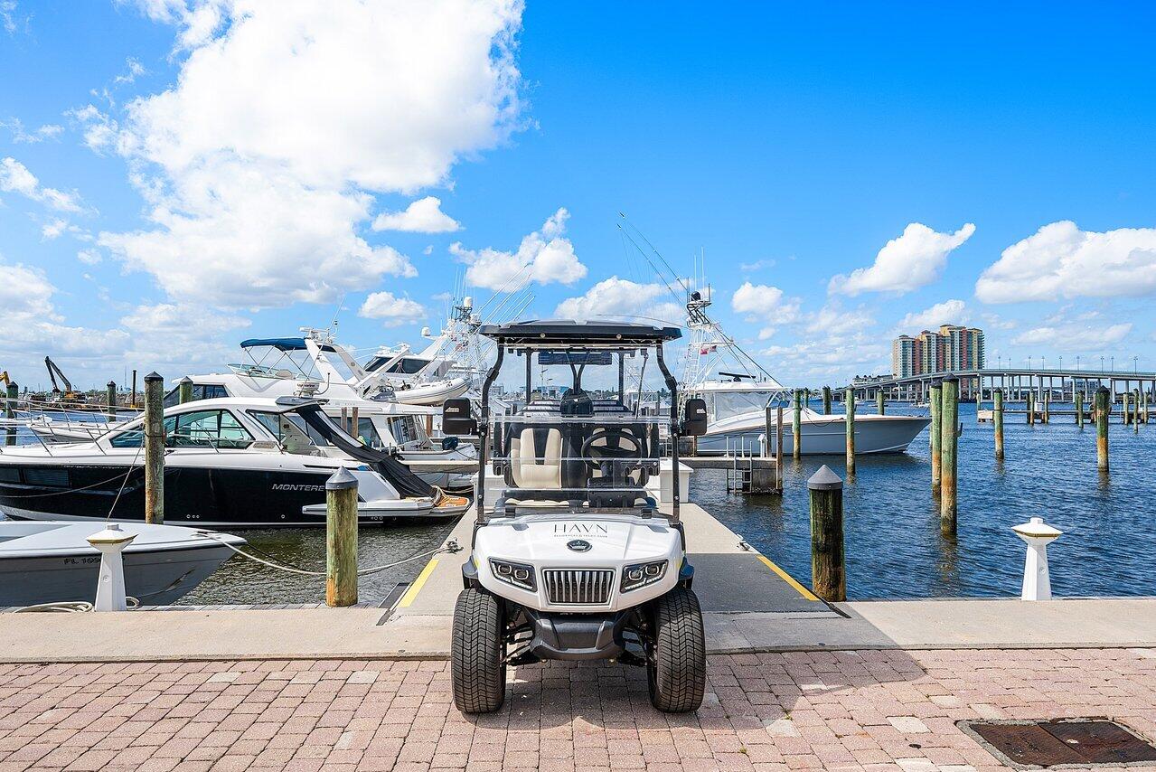 180 Lake Drive 2-302