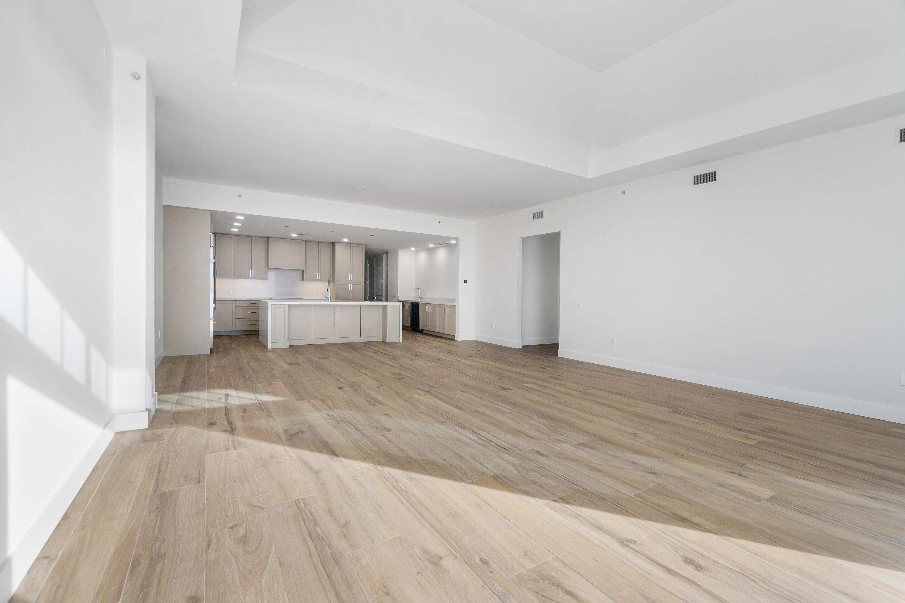 180 Lake Drive 2-302