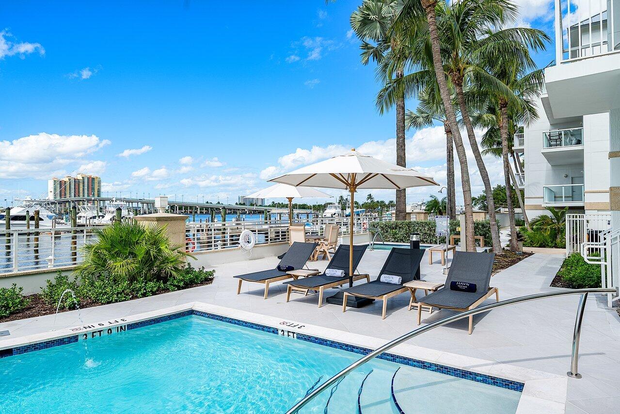 180 Lake Drive 2-302