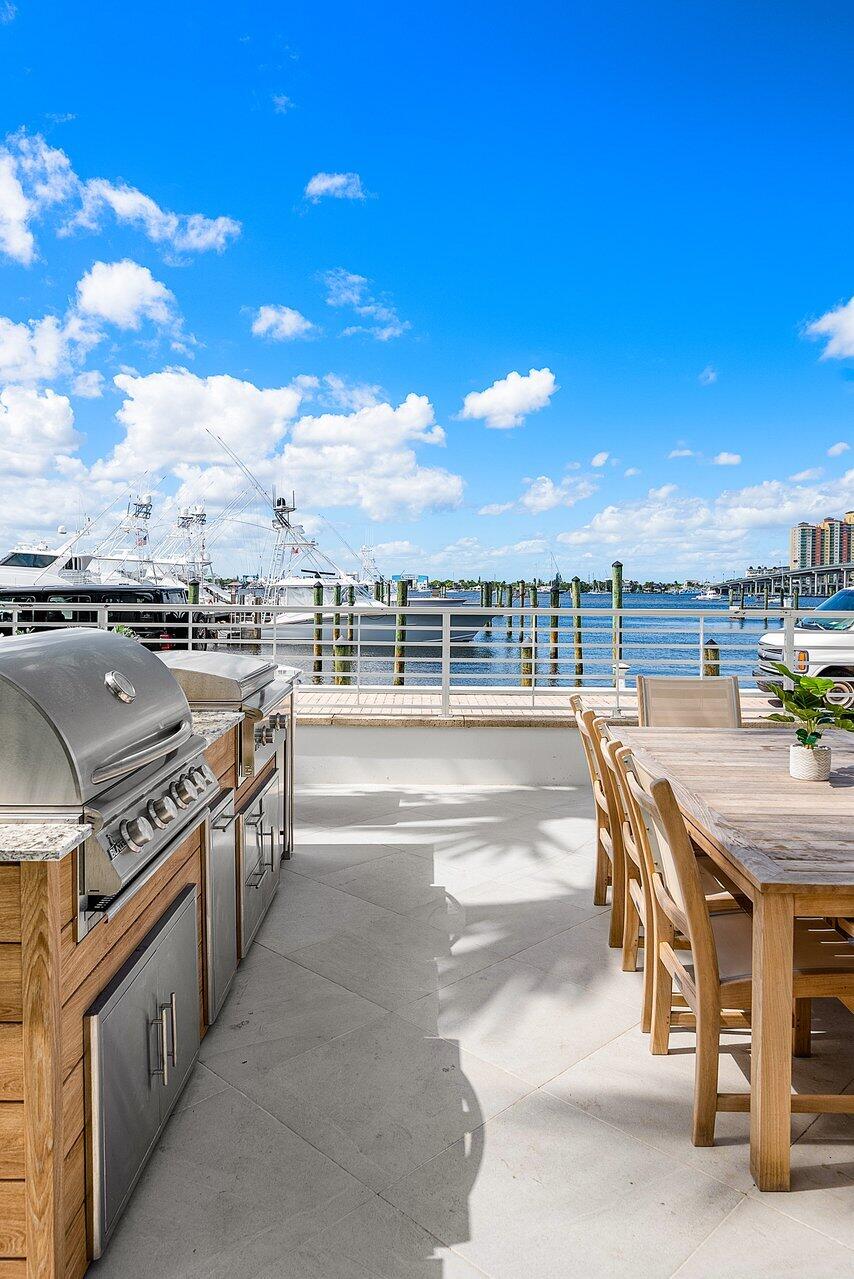 180 Lake Drive 2-302