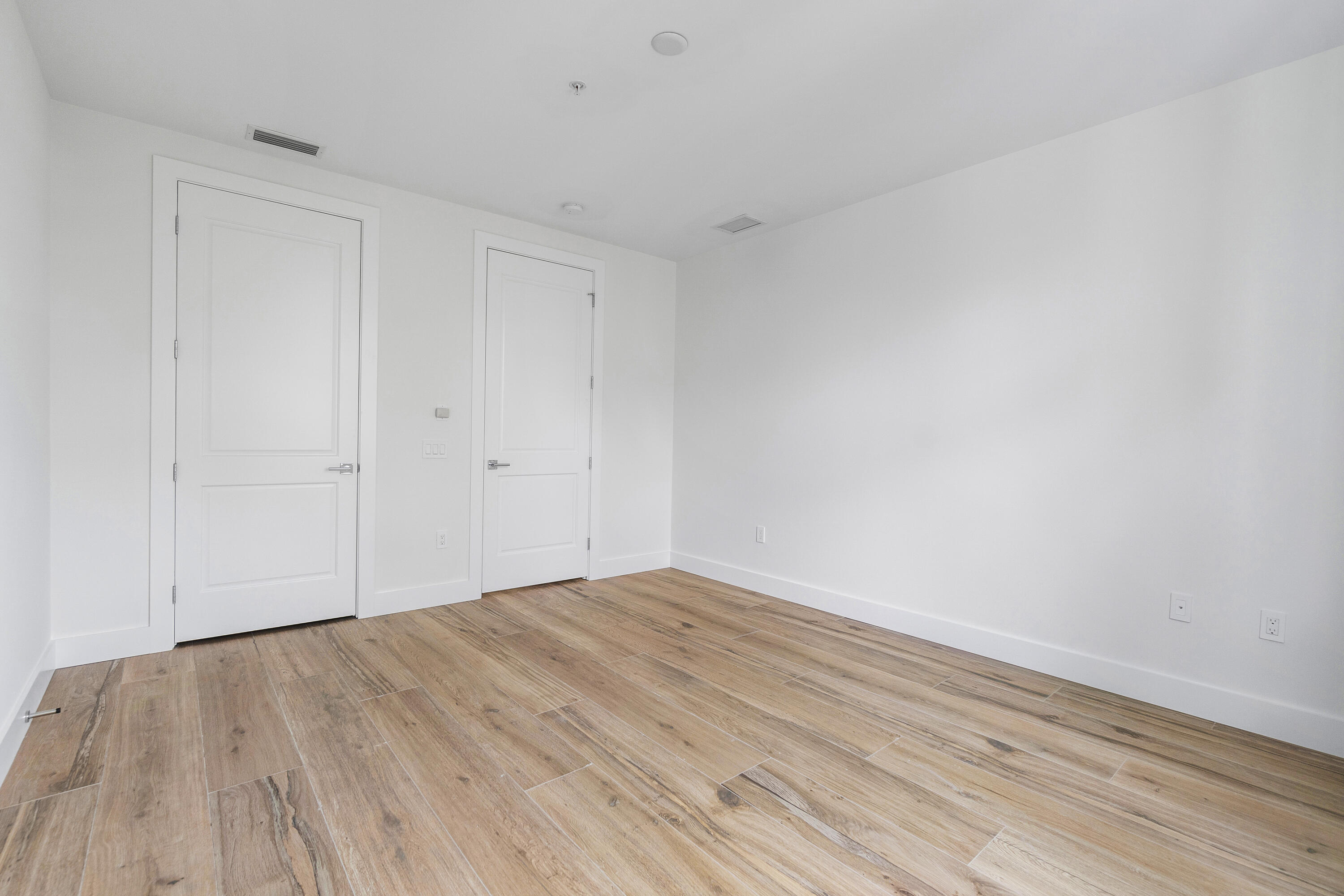 180 Lake Drive 2-302