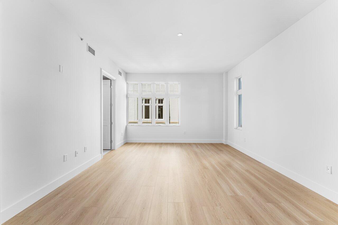 182 Lake Drive 5-101