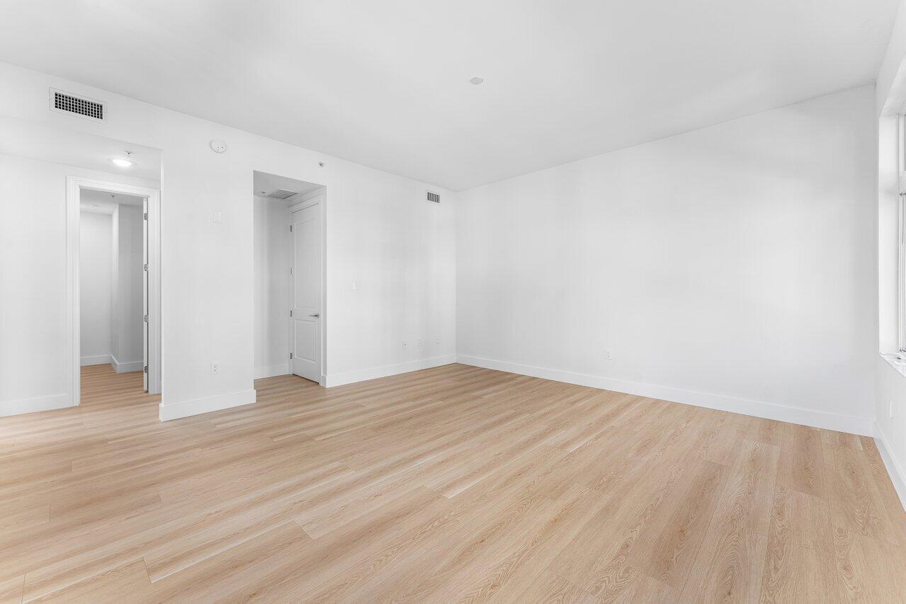182 Lake Drive 5-101