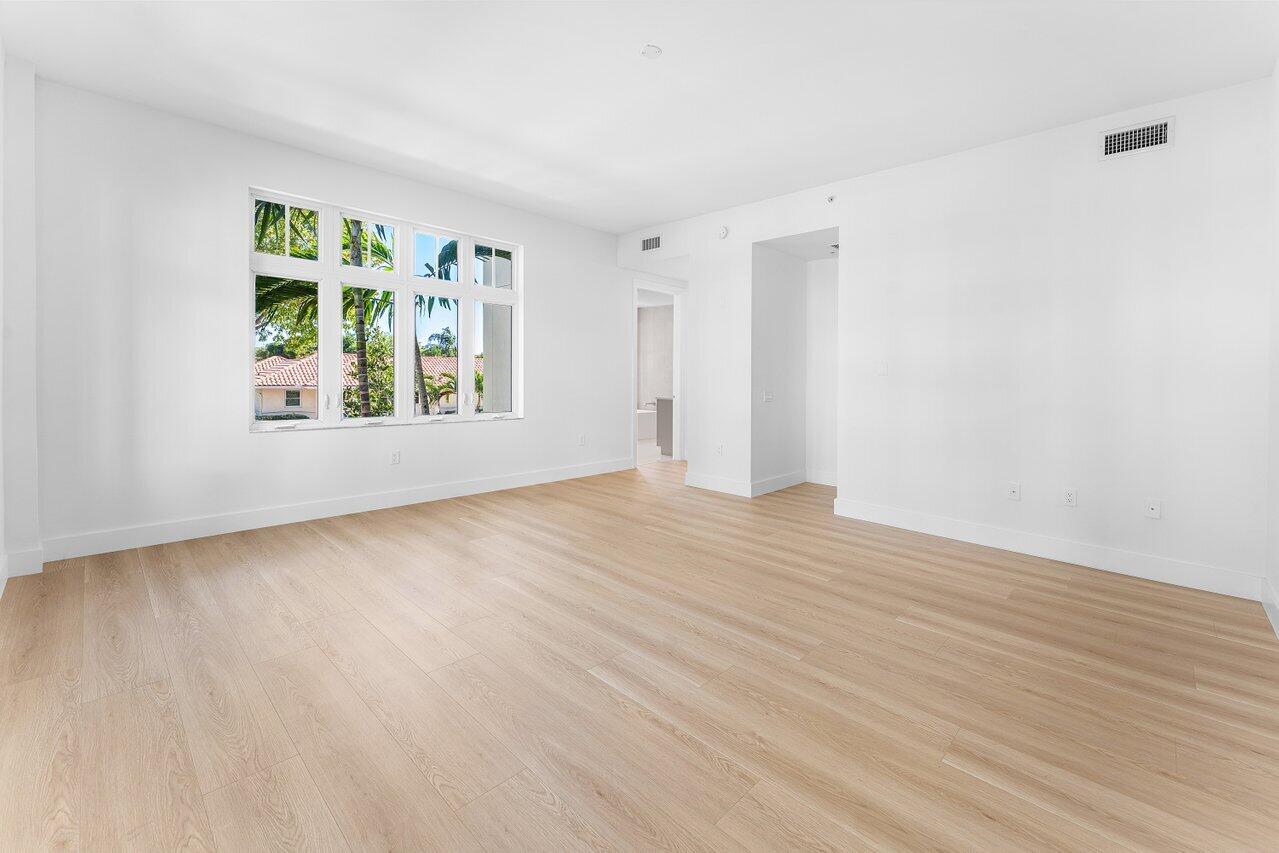 182 Lake Drive 5-101