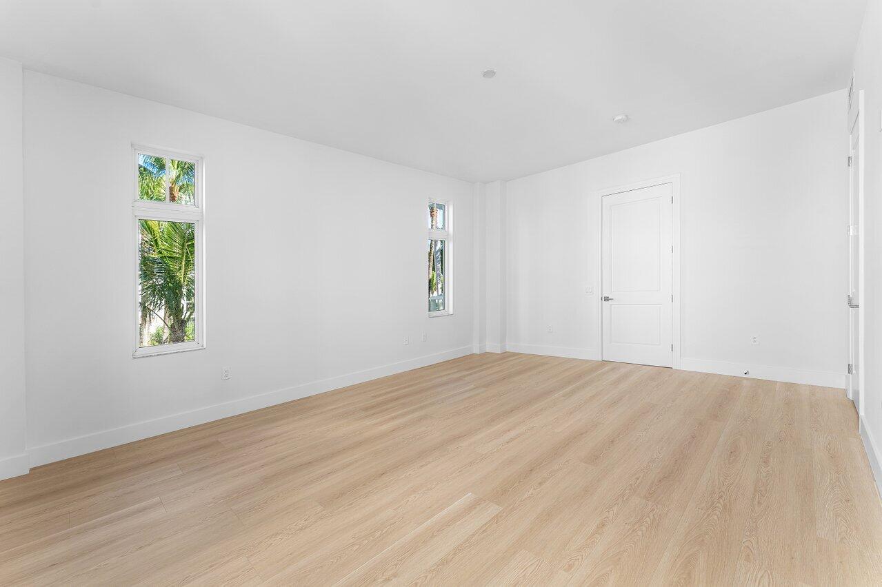 182 Lake Drive 5-101