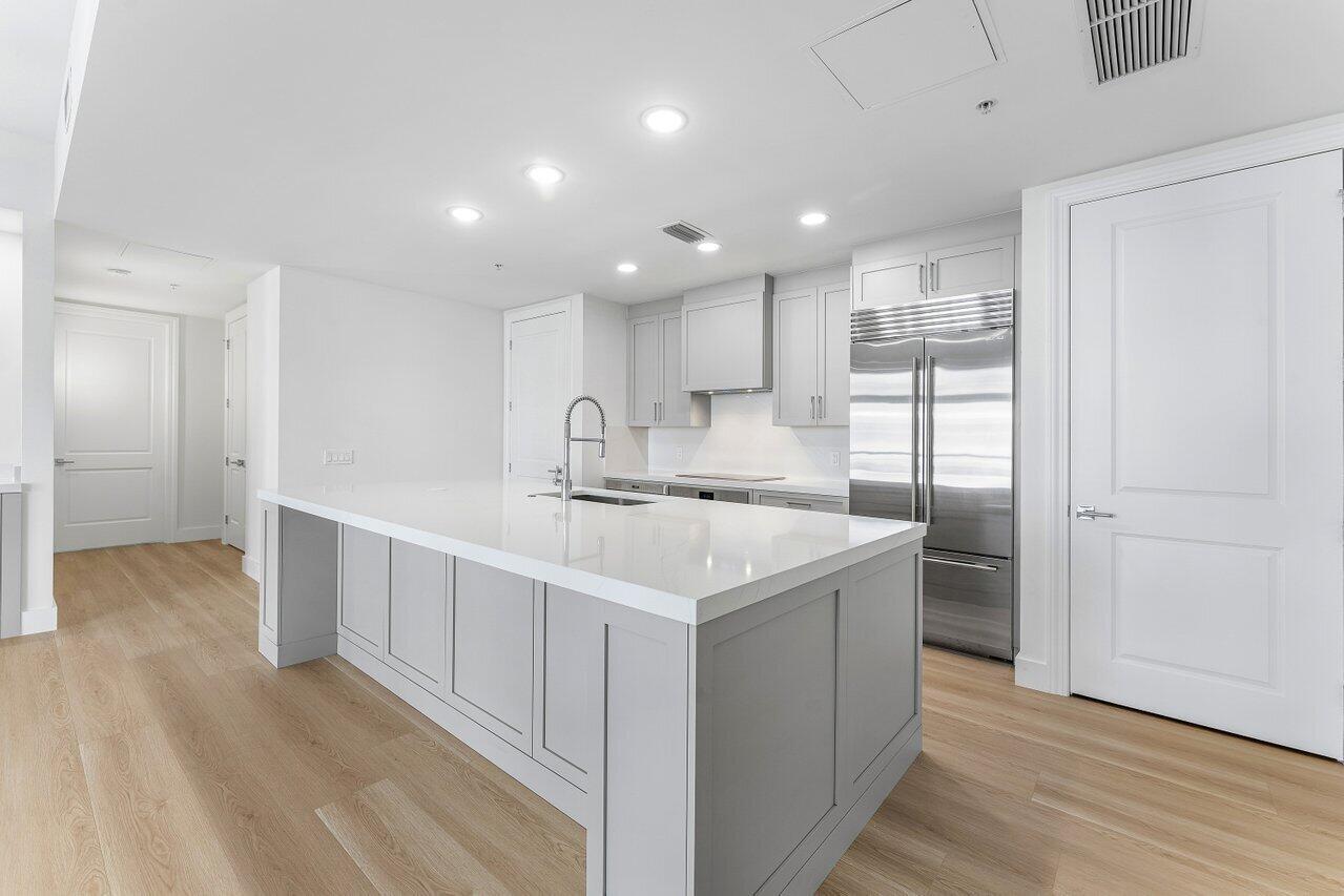 182 Lake Drive 5-101