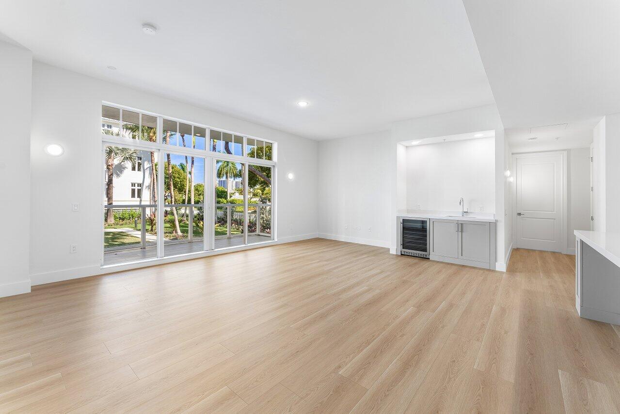 182 Lake Drive 5-101