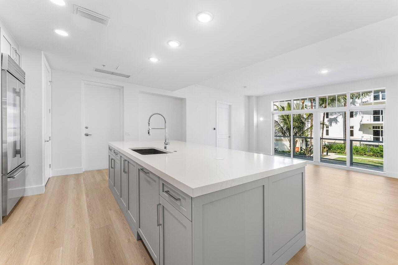 182 Lake Drive 5-101