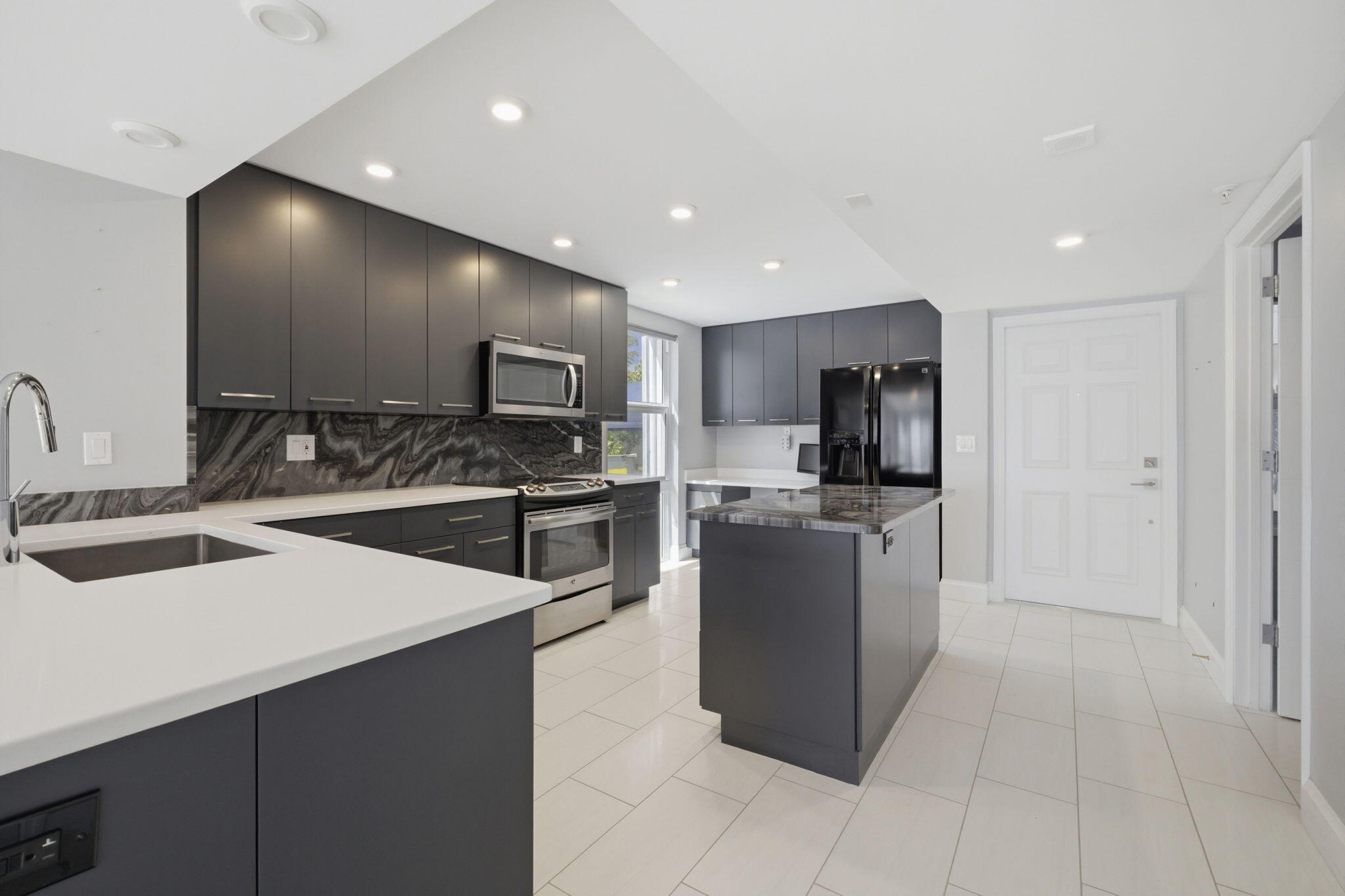 3901 S Flagler Drive 203