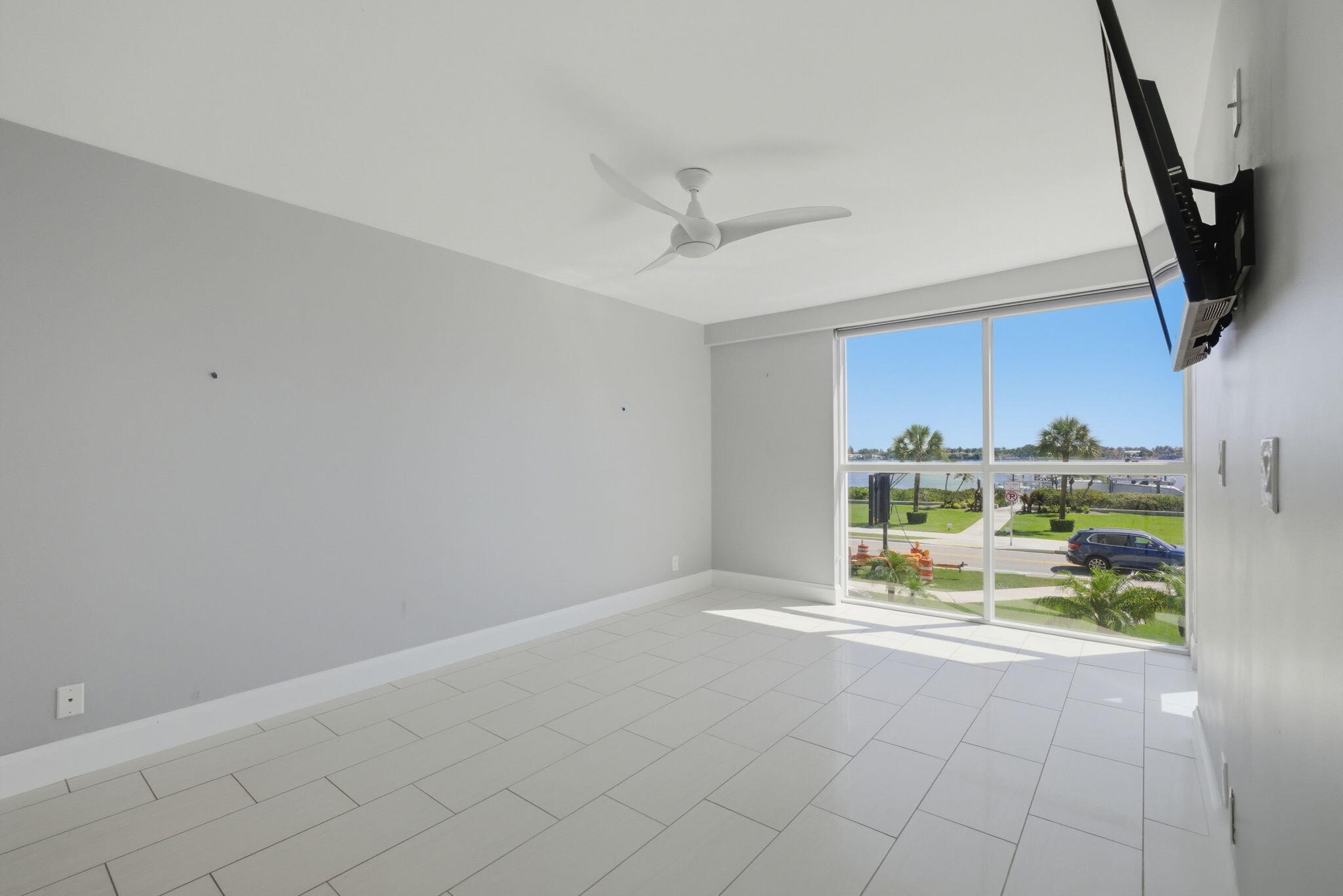 3901 S Flagler Drive 203