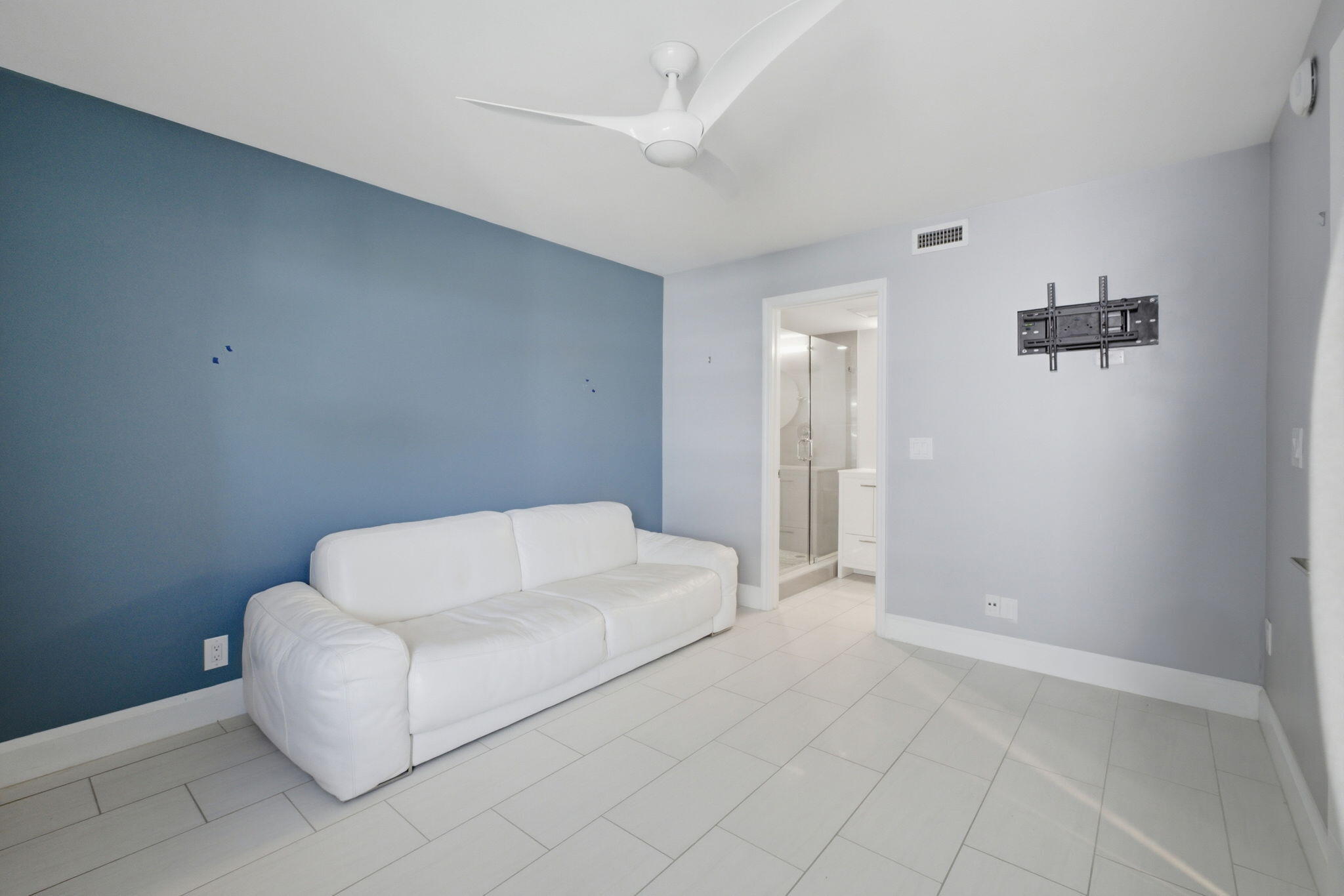 3901 S Flagler Drive 203