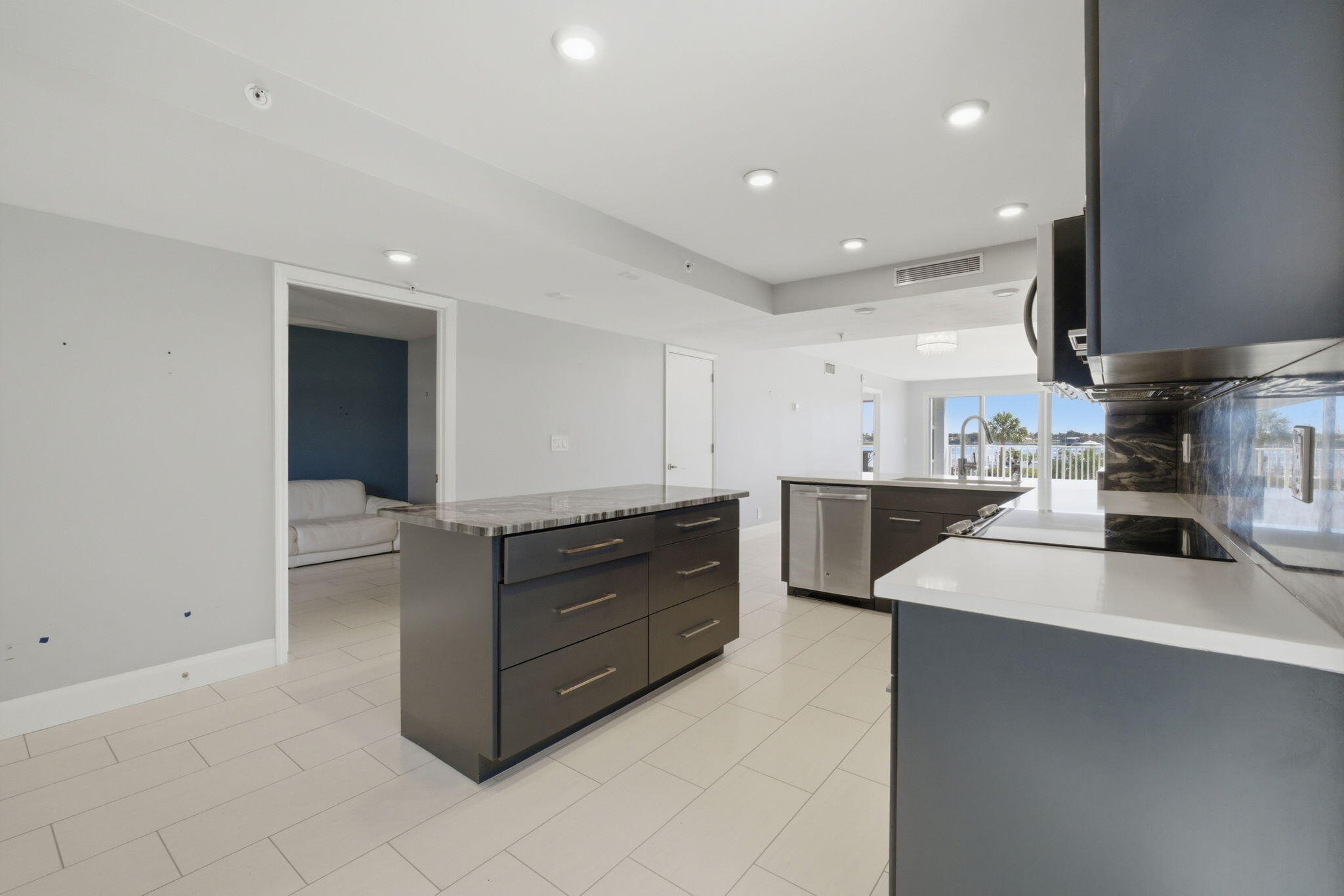 3901 S Flagler Drive 203