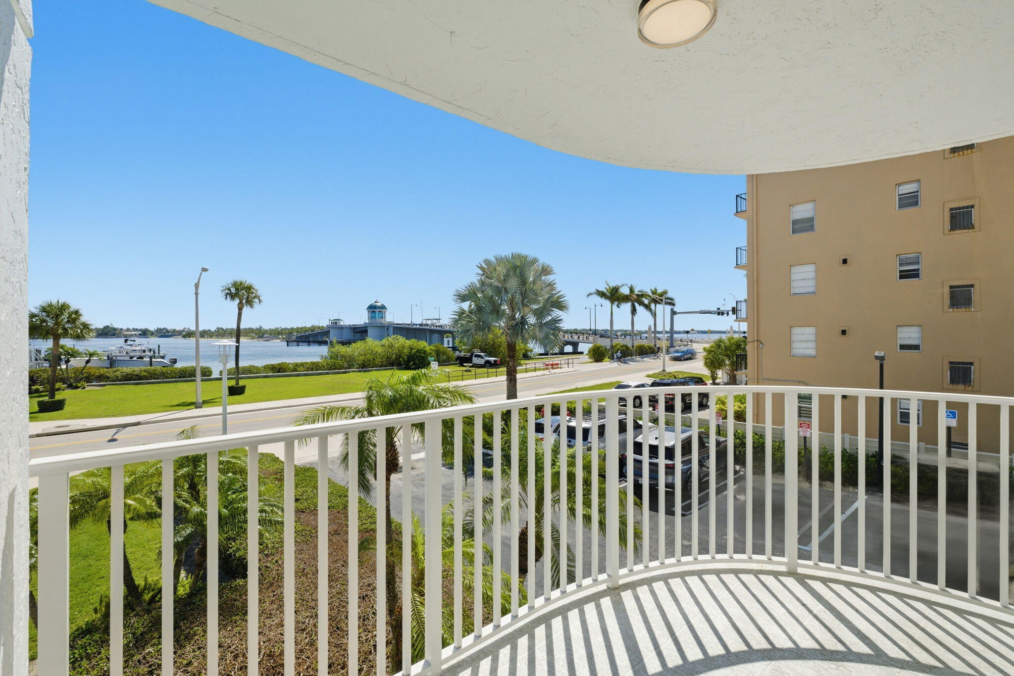 3901 S Flagler Drive 203