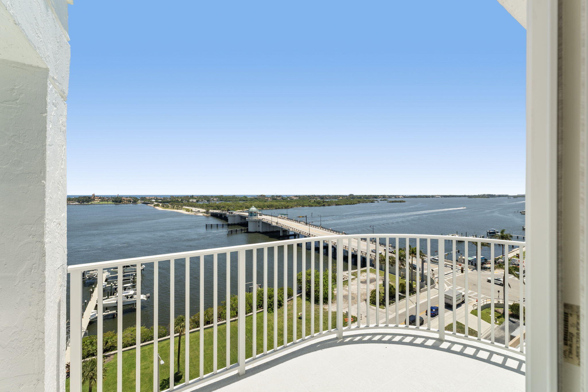 3901 S Flagler Drive 1002