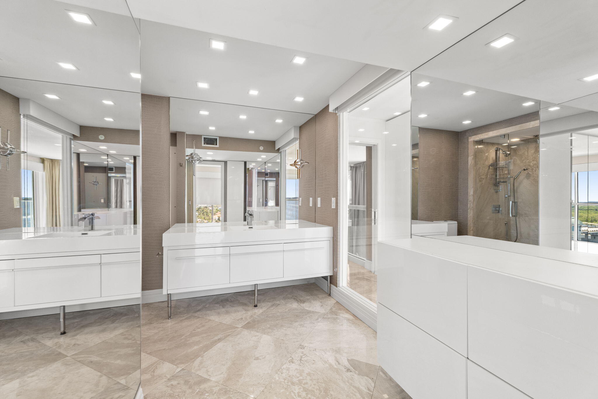 3901 S Flagler Drive 1002