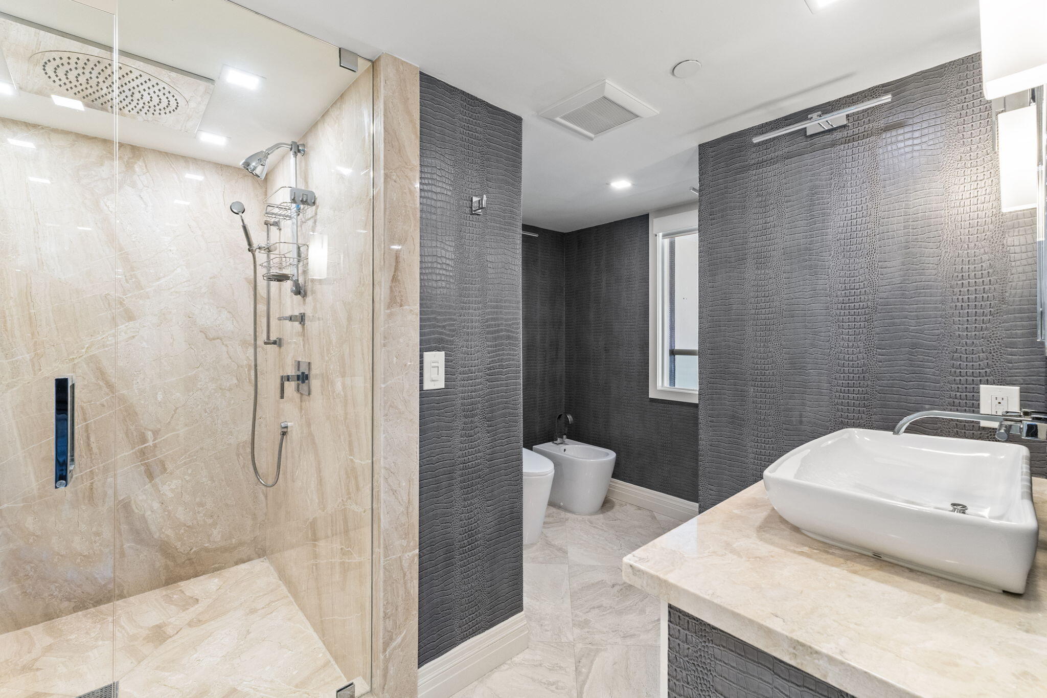 3901 S Flagler Drive 1002