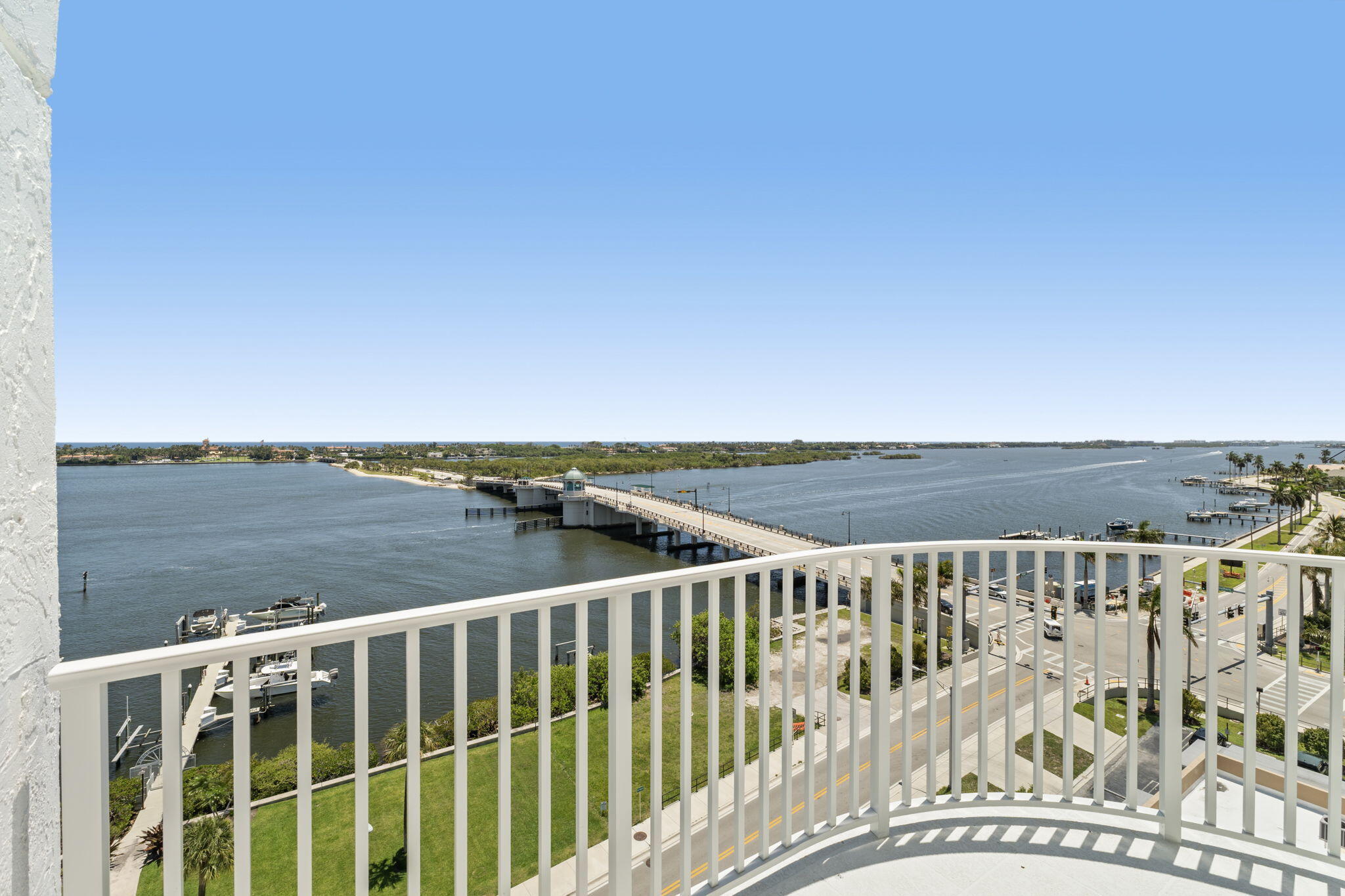 3901 S Flagler Drive 1002