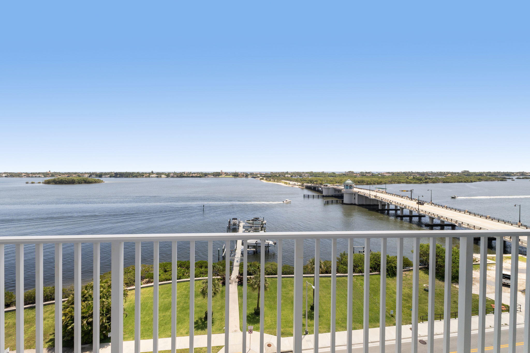 3901 S Flagler Drive 1002