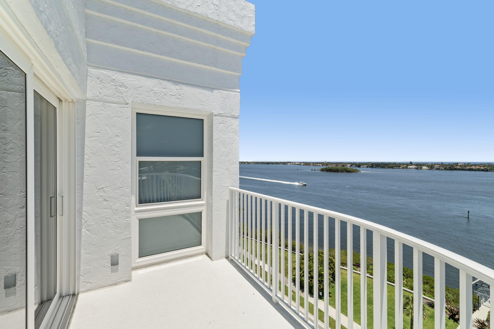 3901 S Flagler Drive 1002