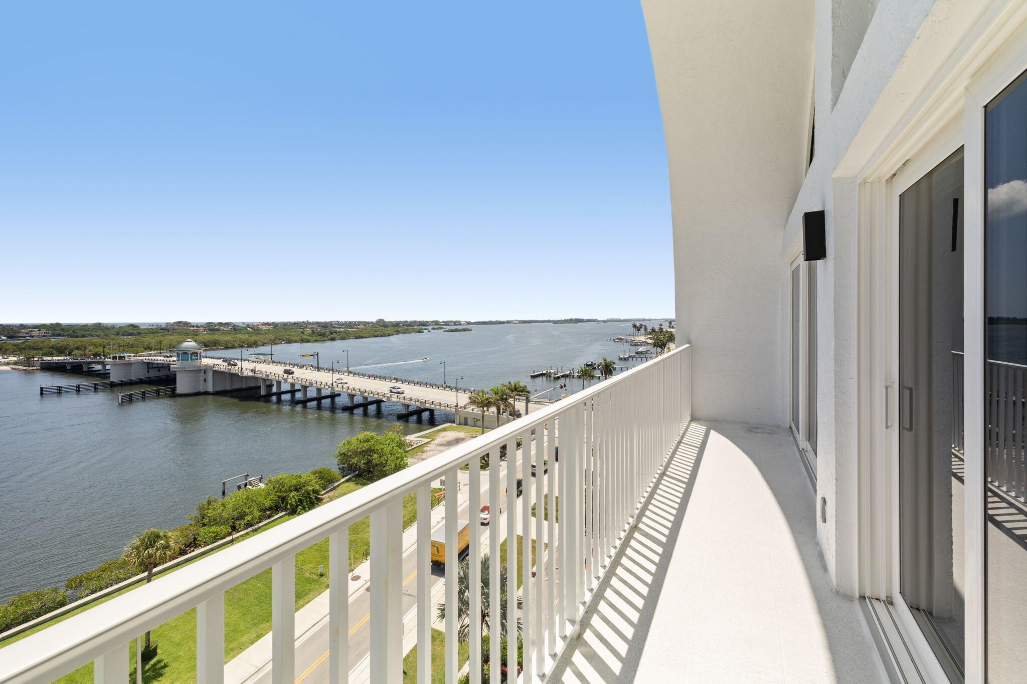 3901 S Flagler Drive 1002