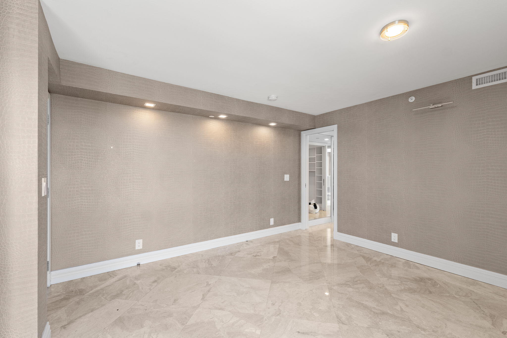 3901 S Flagler Drive 1002