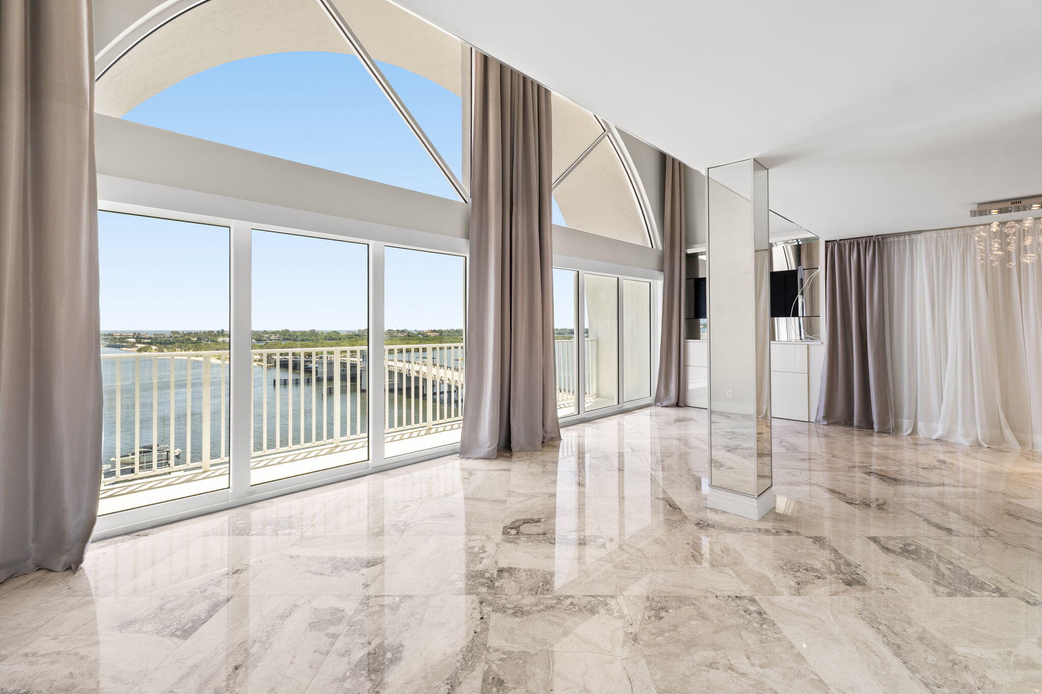 3901 S Flagler Drive 1002