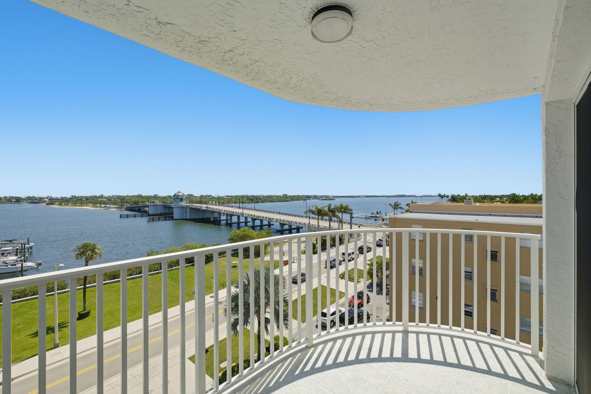 3901 S Flagler Drive Apt 603
