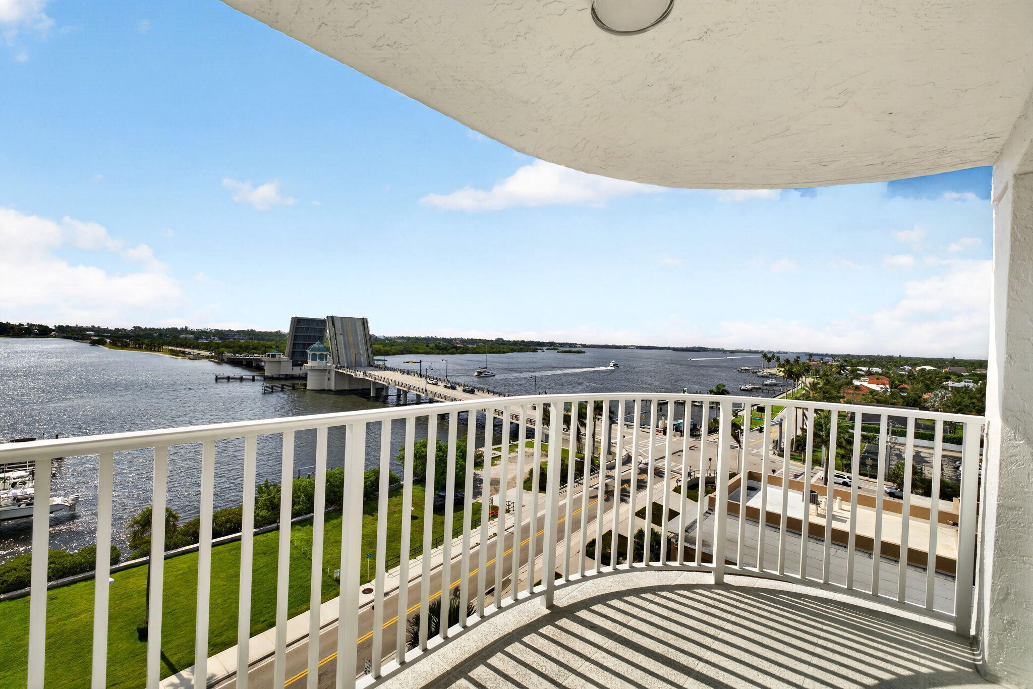 3901 S Flagler Drive 903